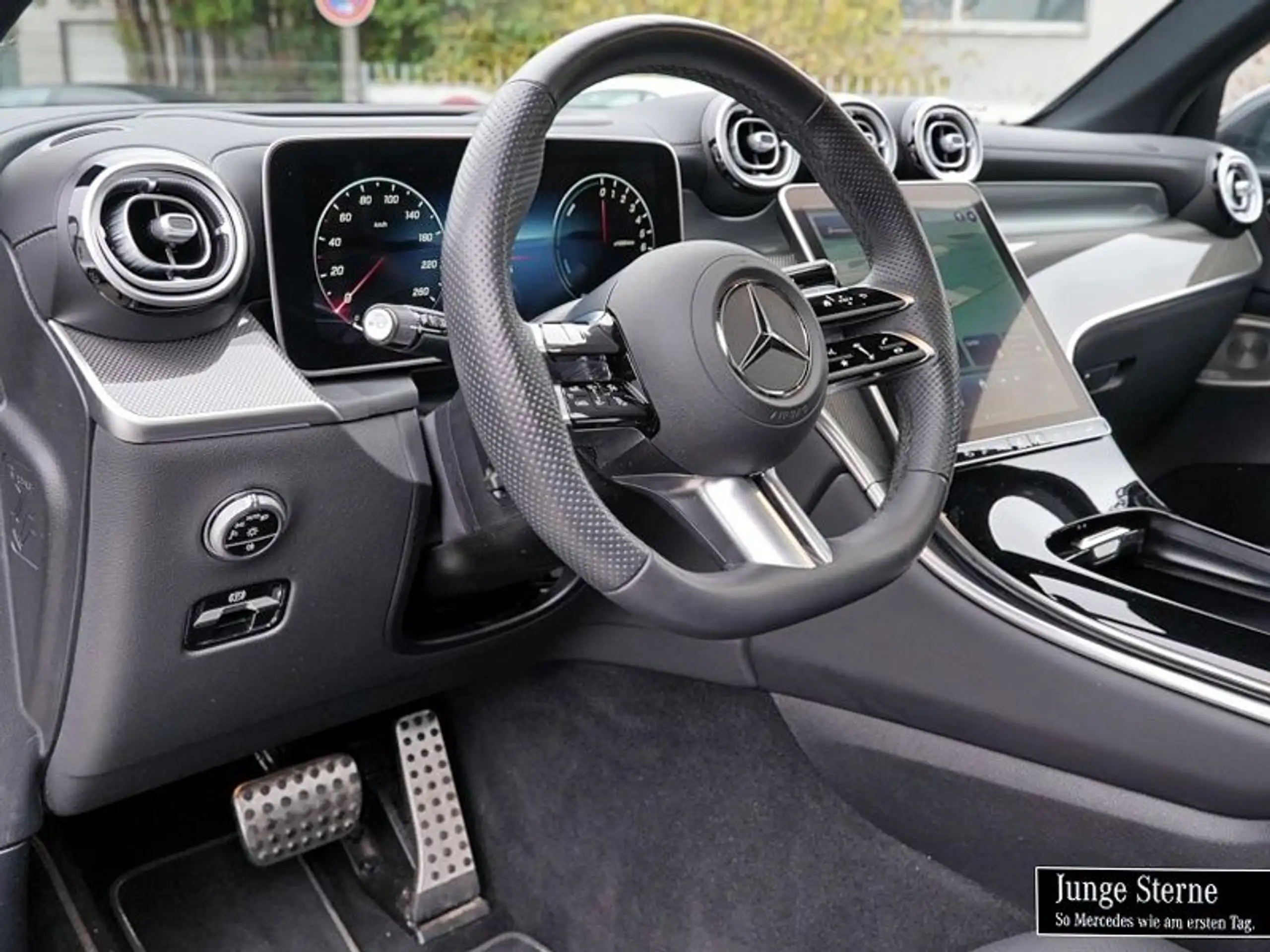 Mercedes-Benz - GLC 300