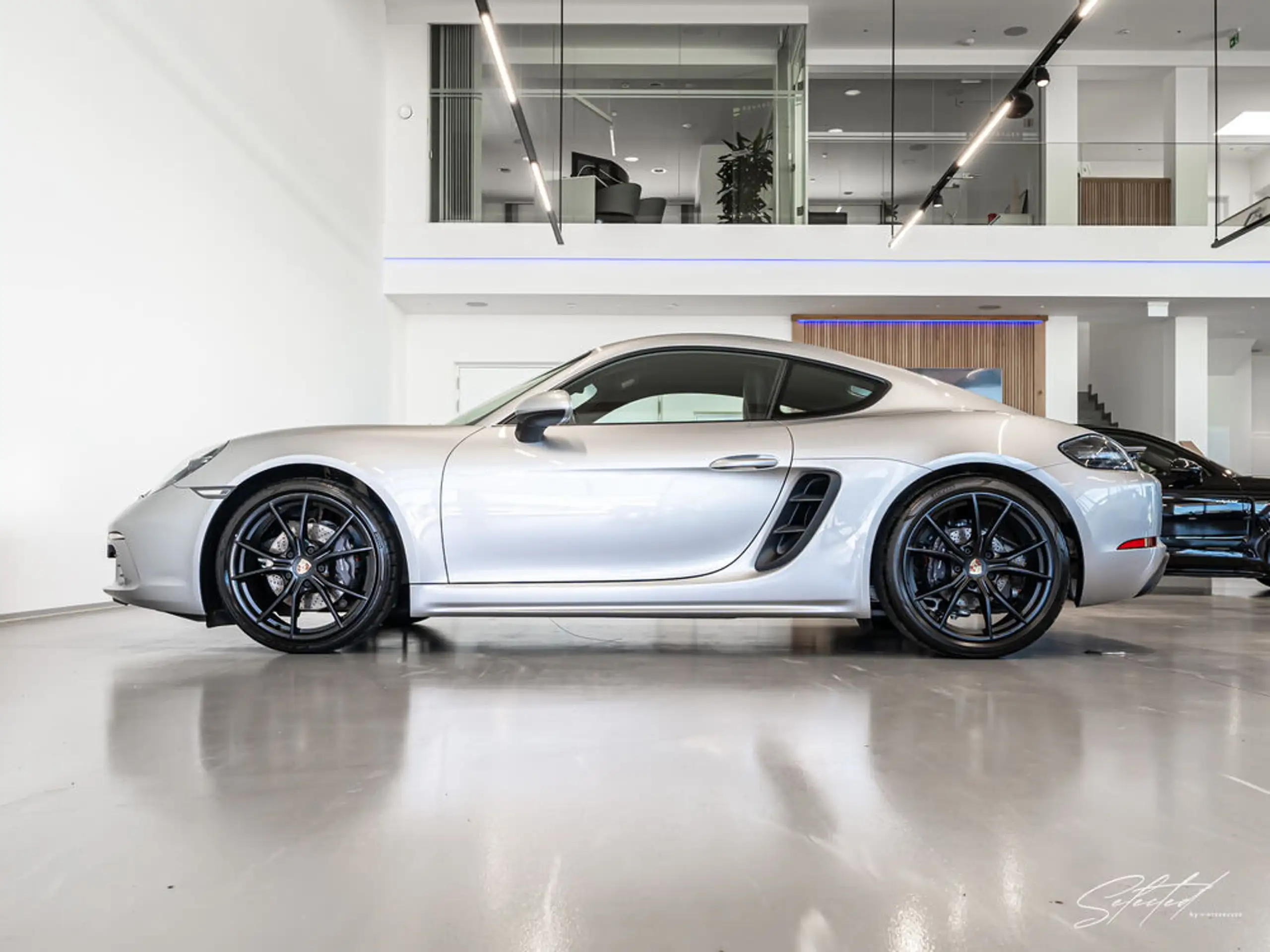 Porsche - Cayman