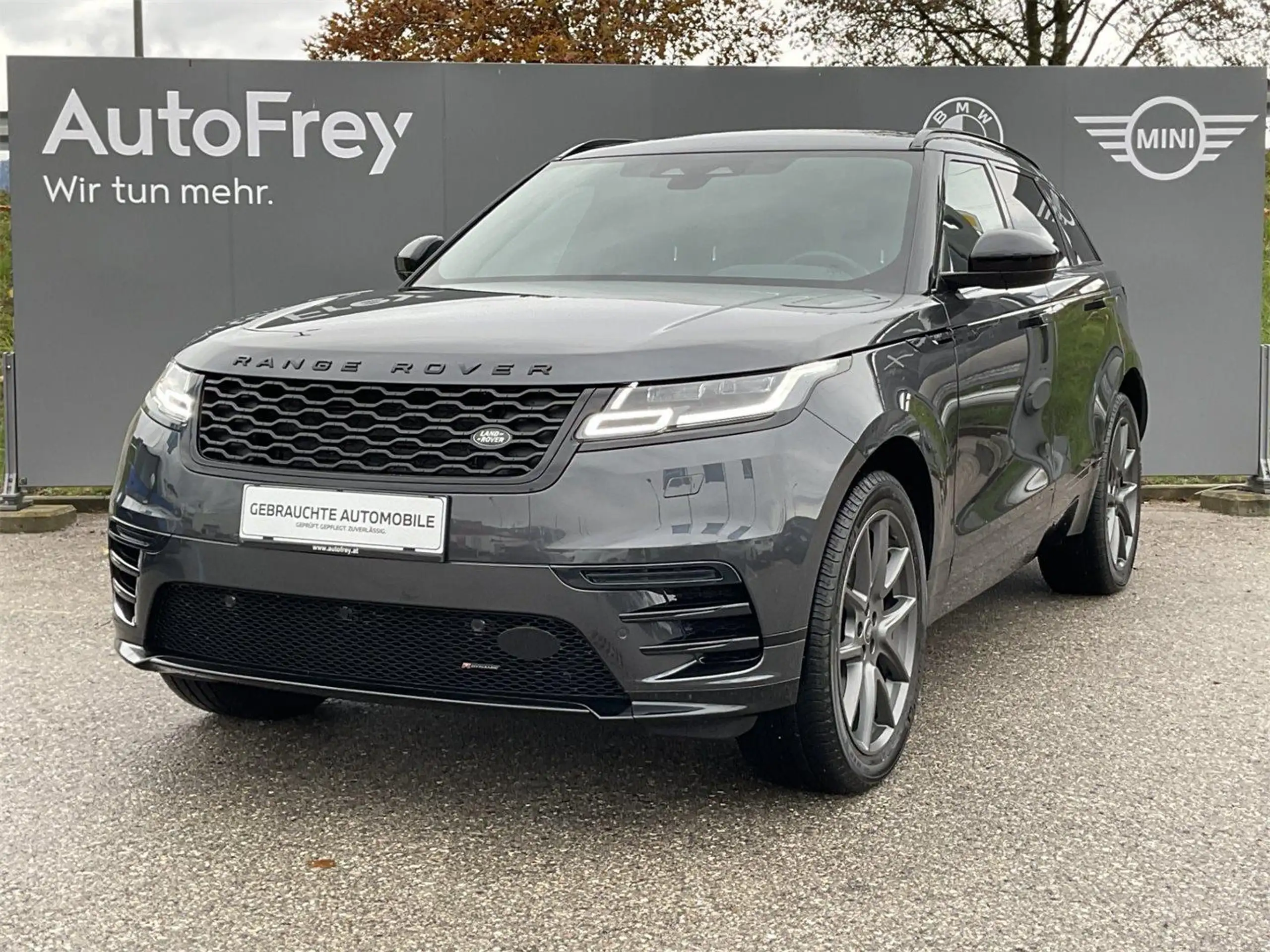 Land Rover - Range Rover Velar