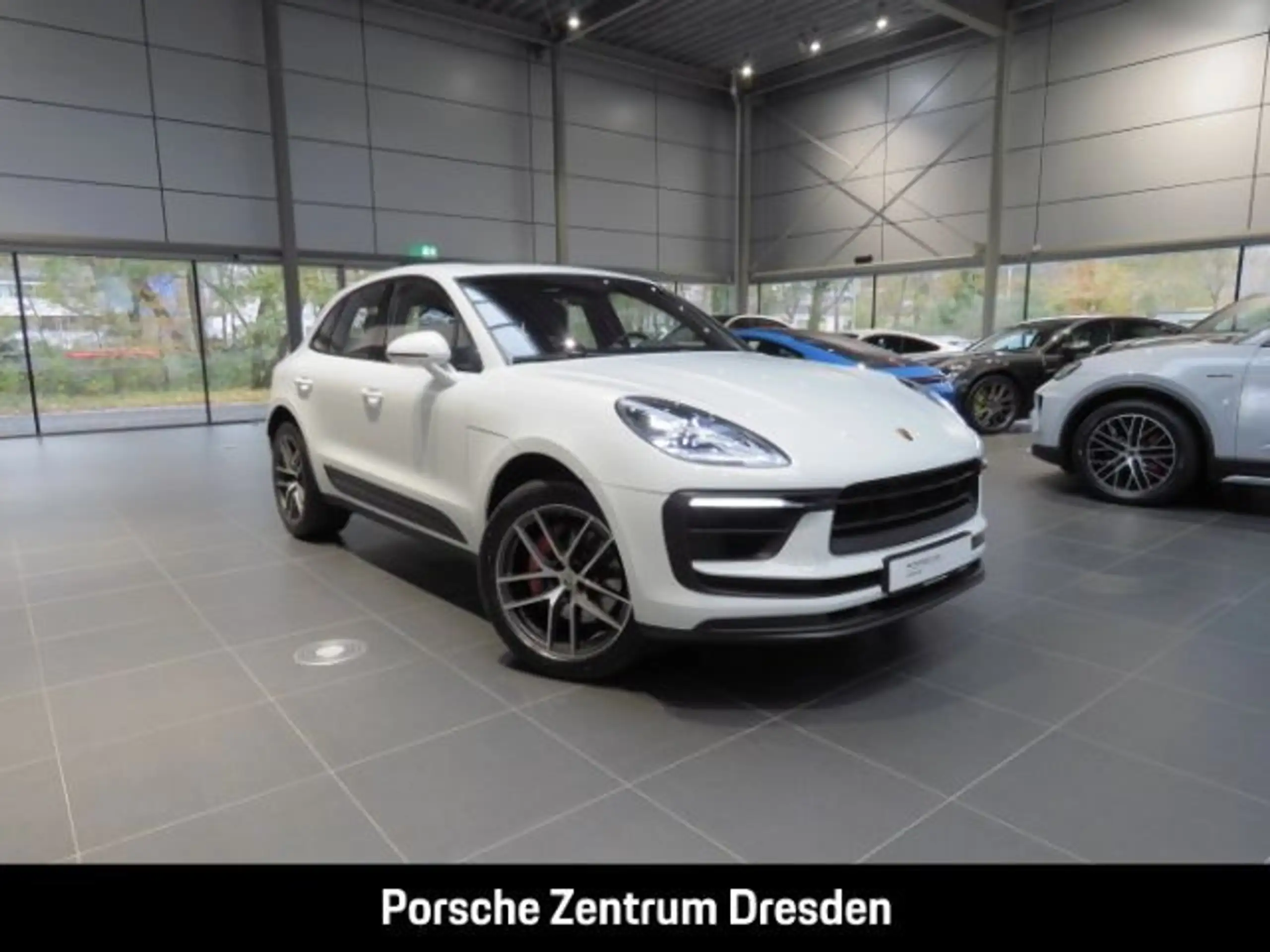 Porsche - Macan