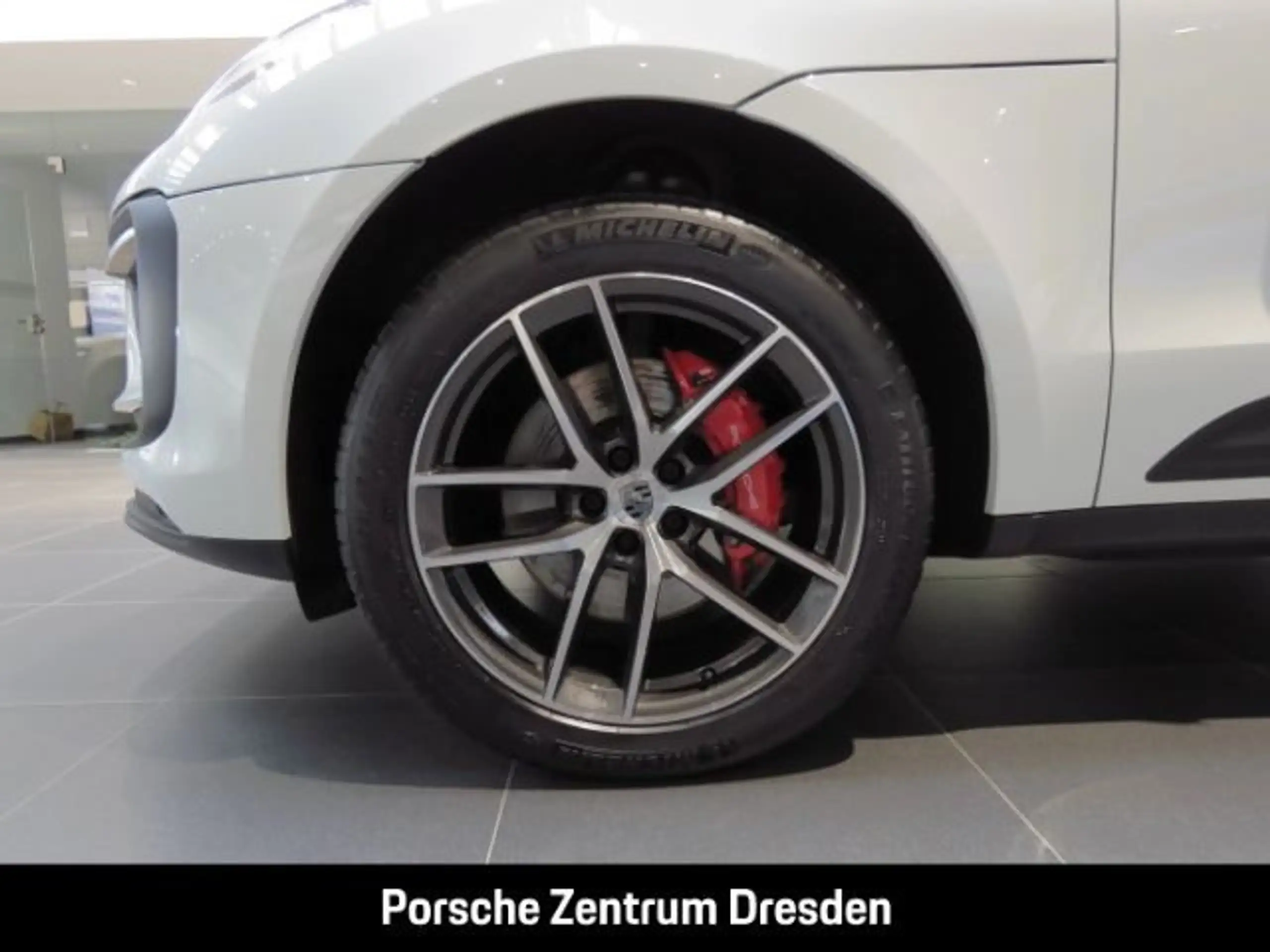 Porsche - Macan