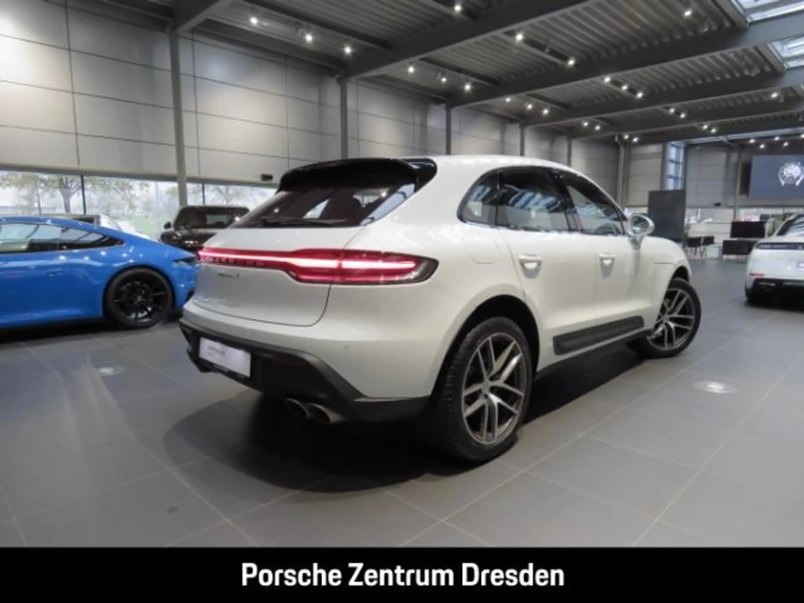 Porsche - Macan