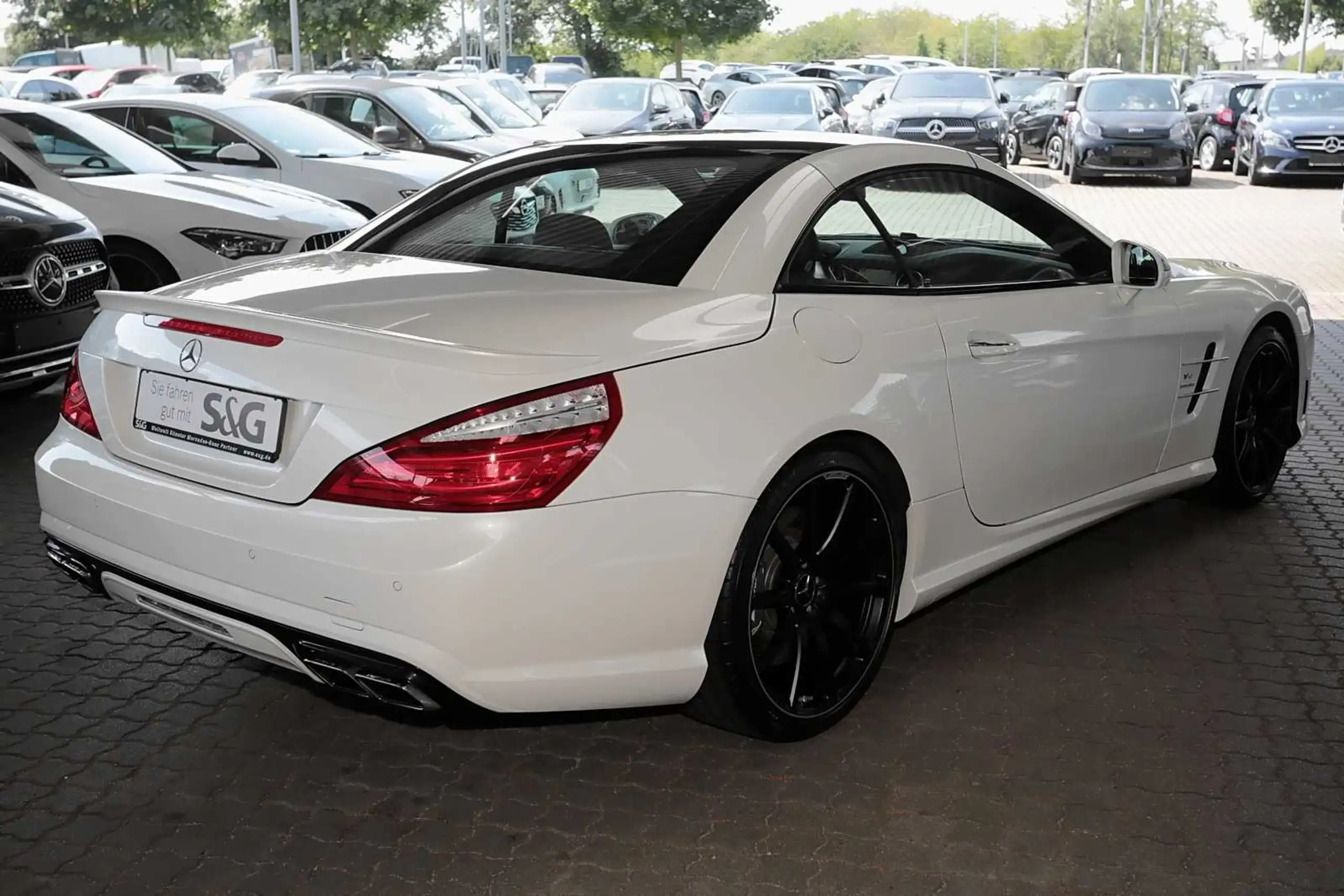 Mercedes-Benz - SL 63 AMG