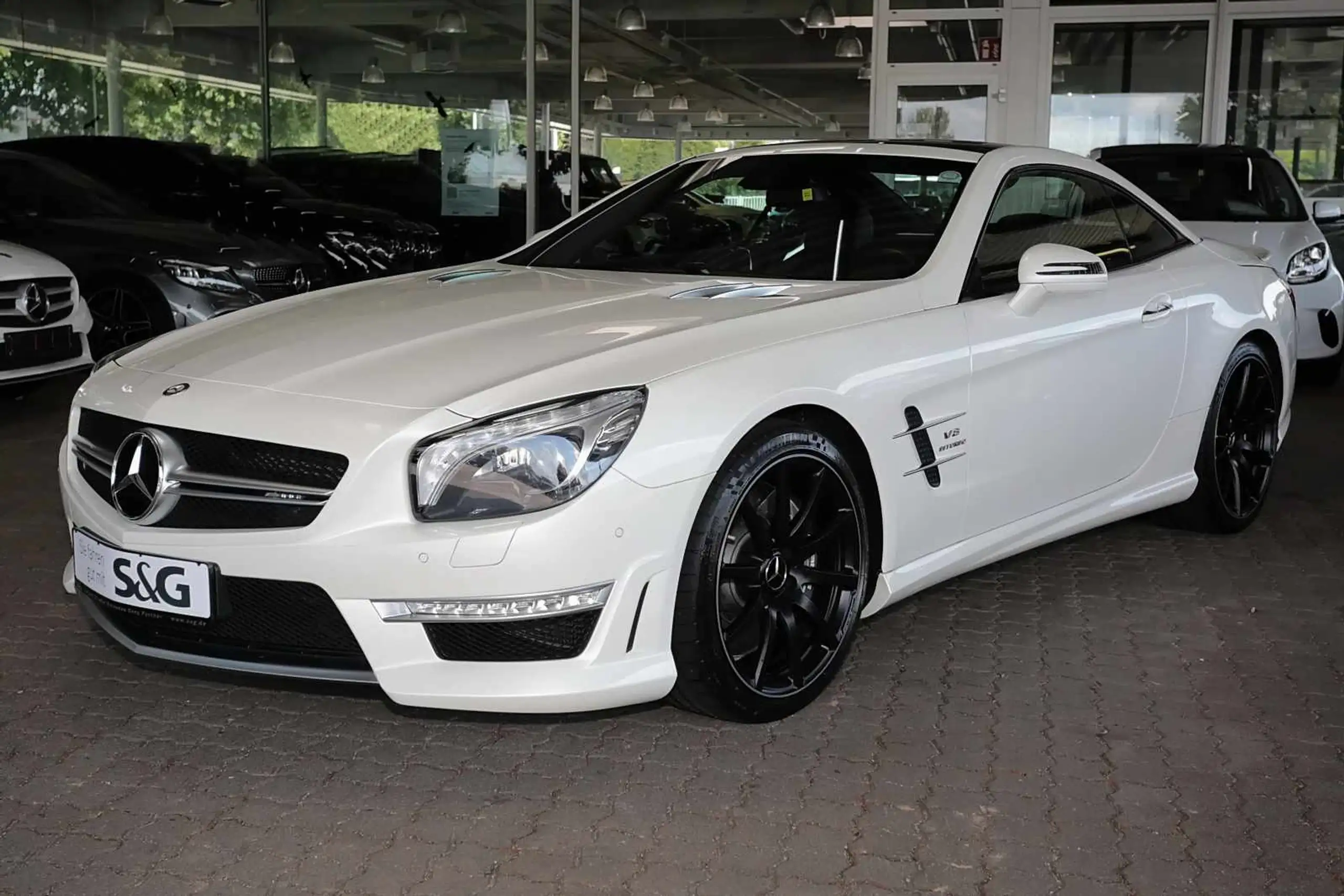 Mercedes-Benz - SL 63 AMG