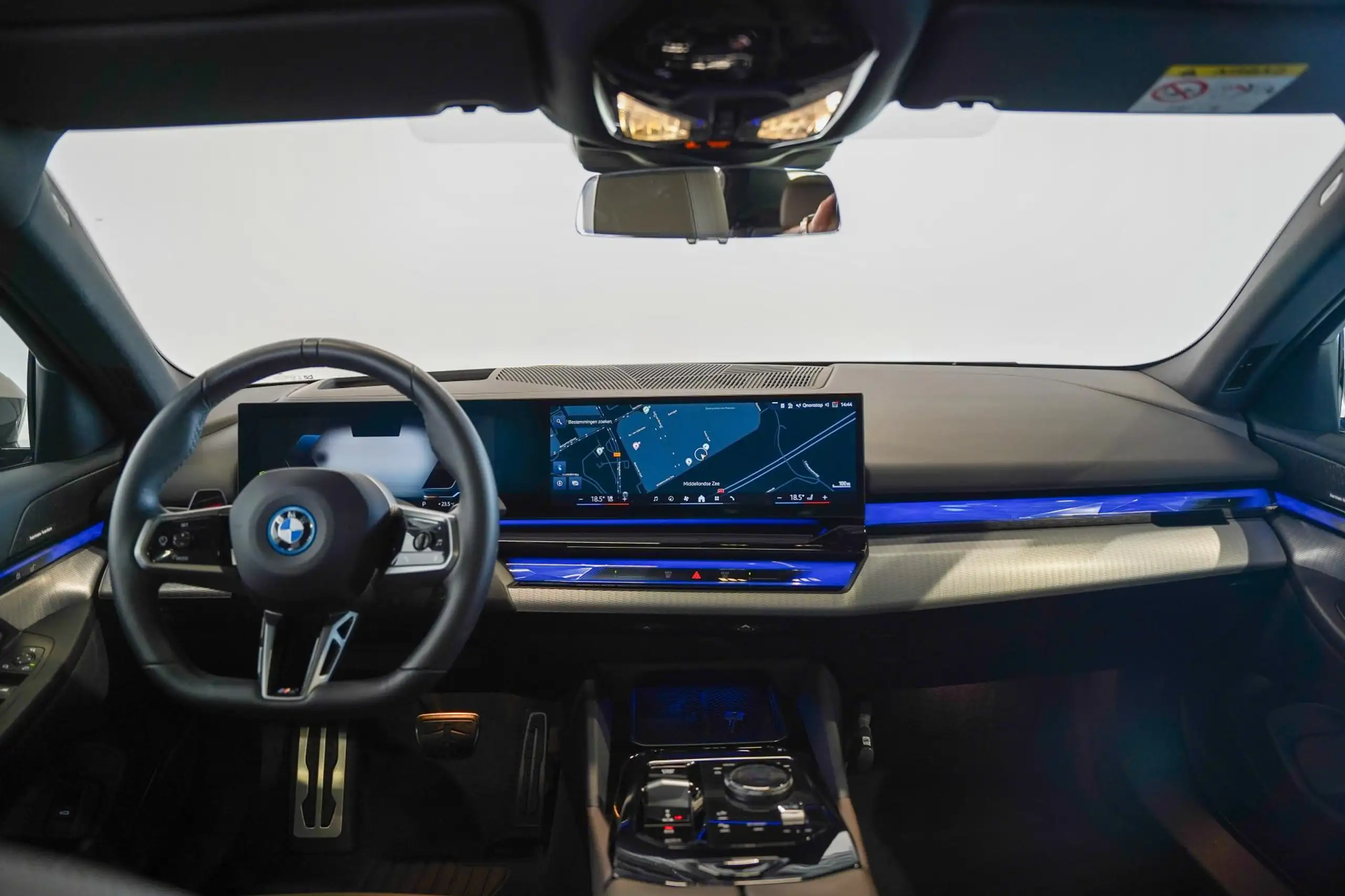 BMW - i5