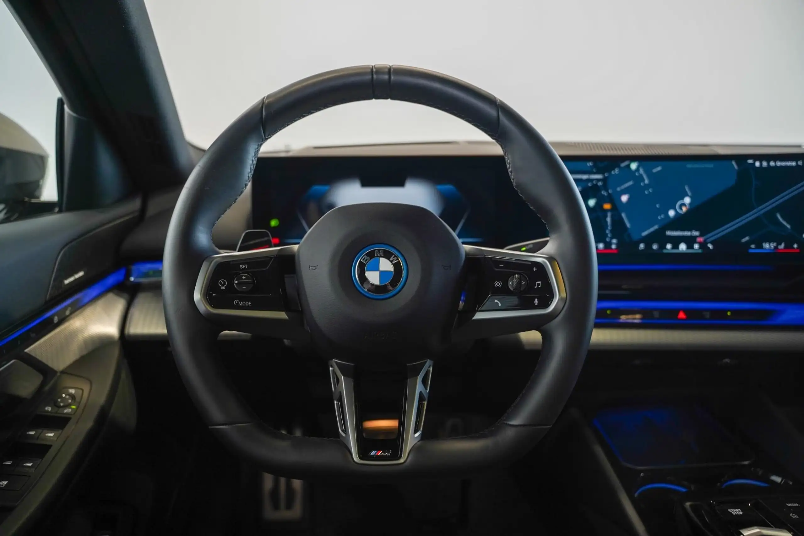 BMW - i5