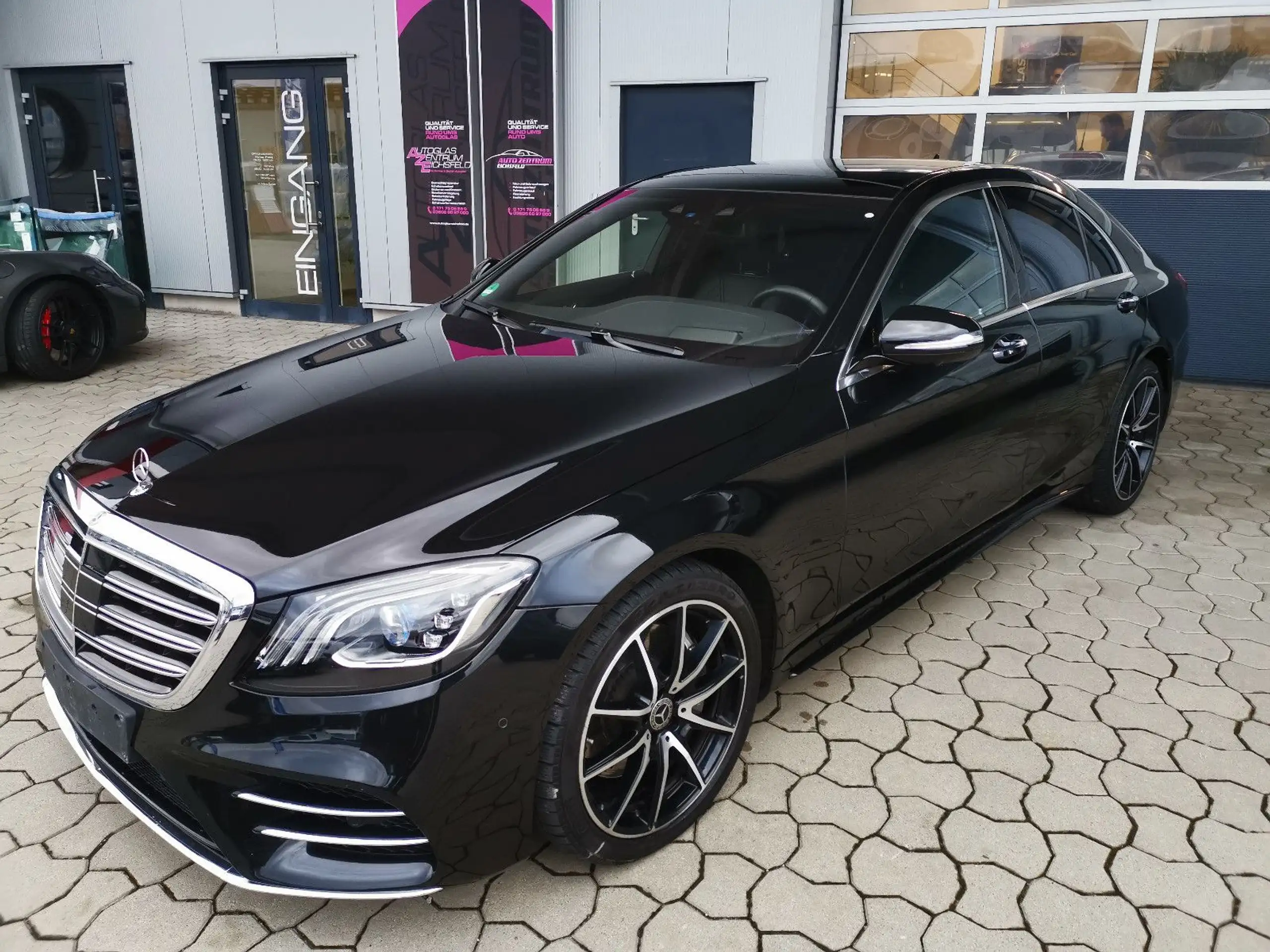 Mercedes-Benz - S 560