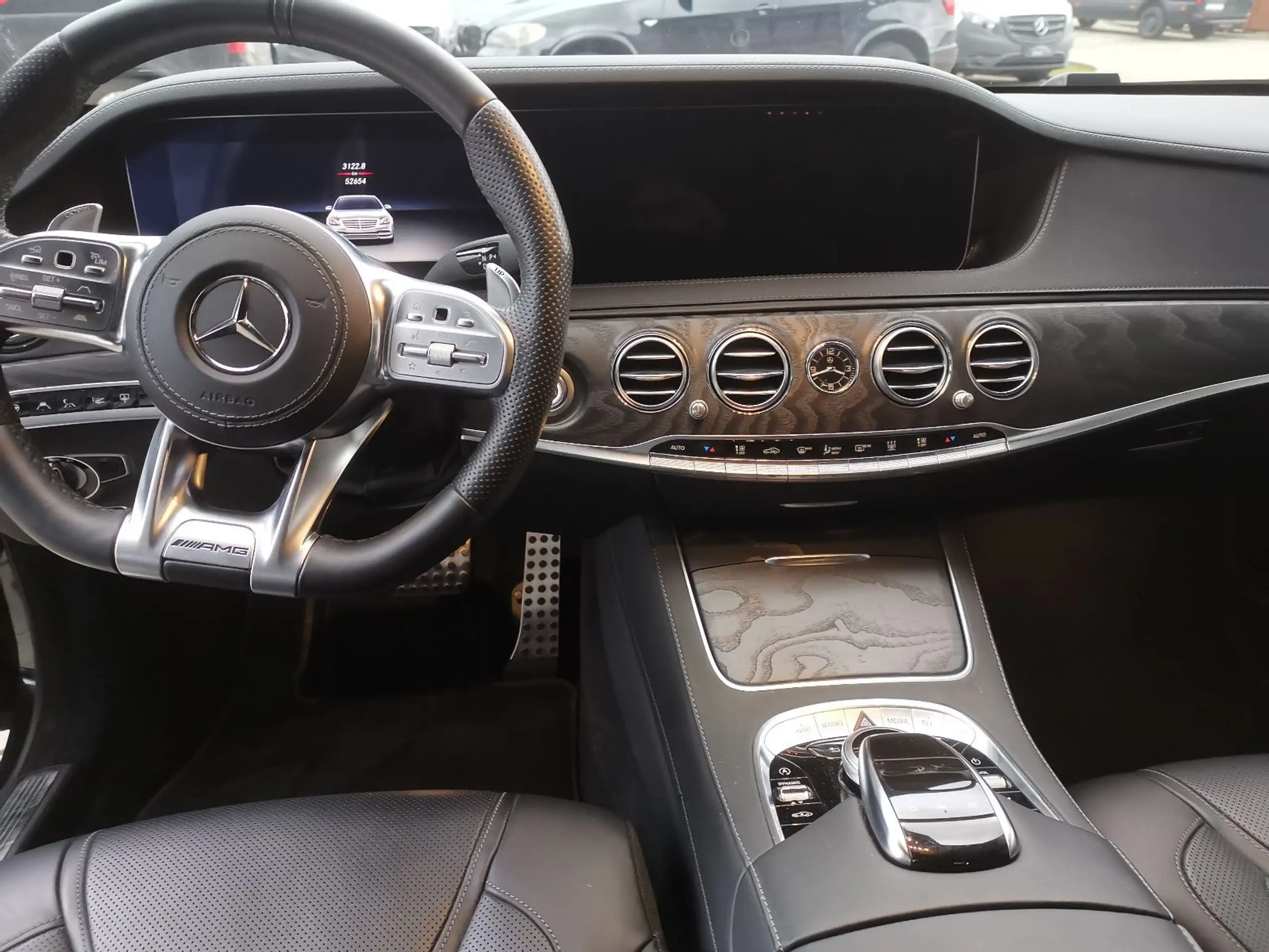 Mercedes-Benz - S 560