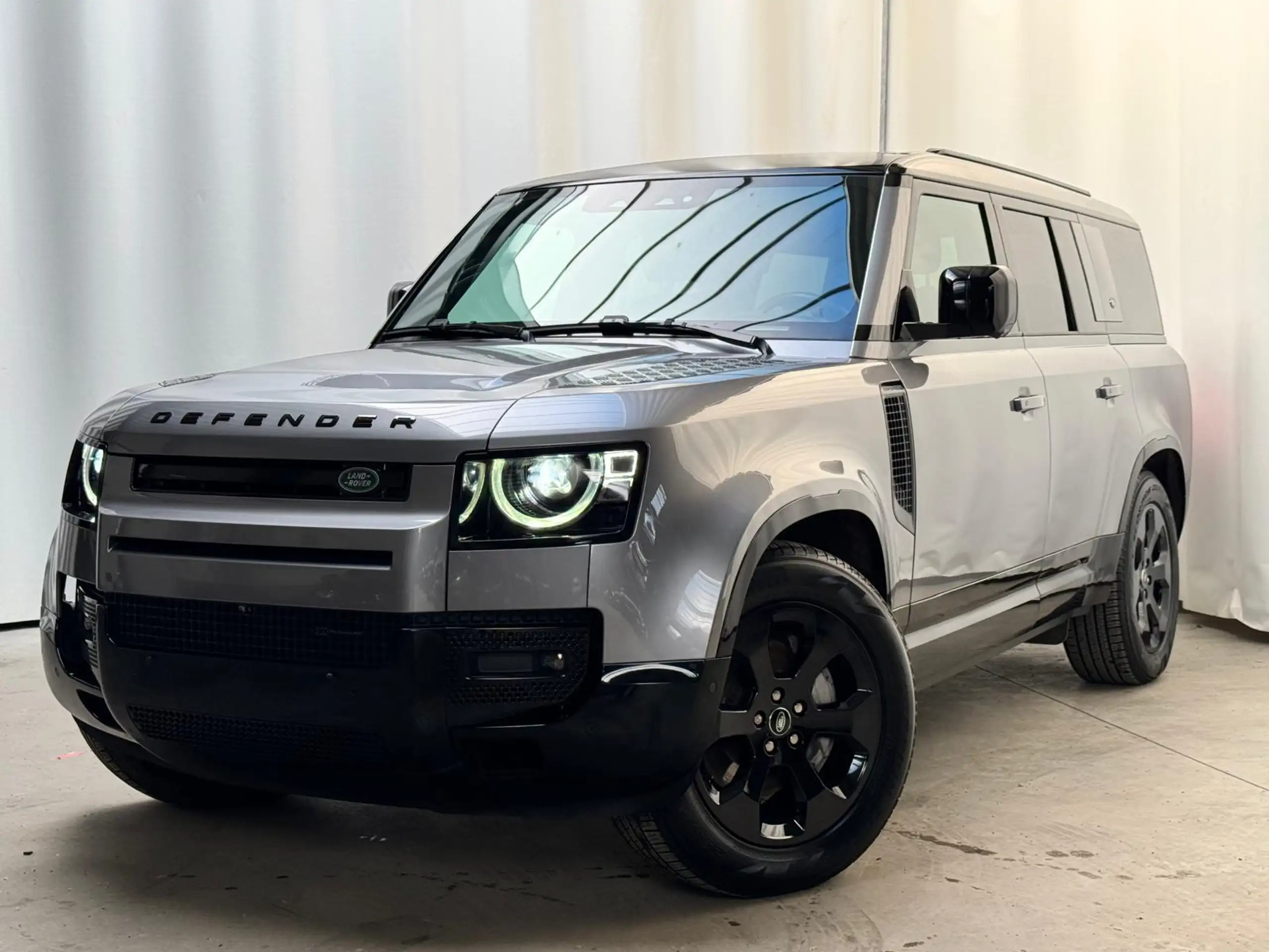 Land Rover Defender 2022