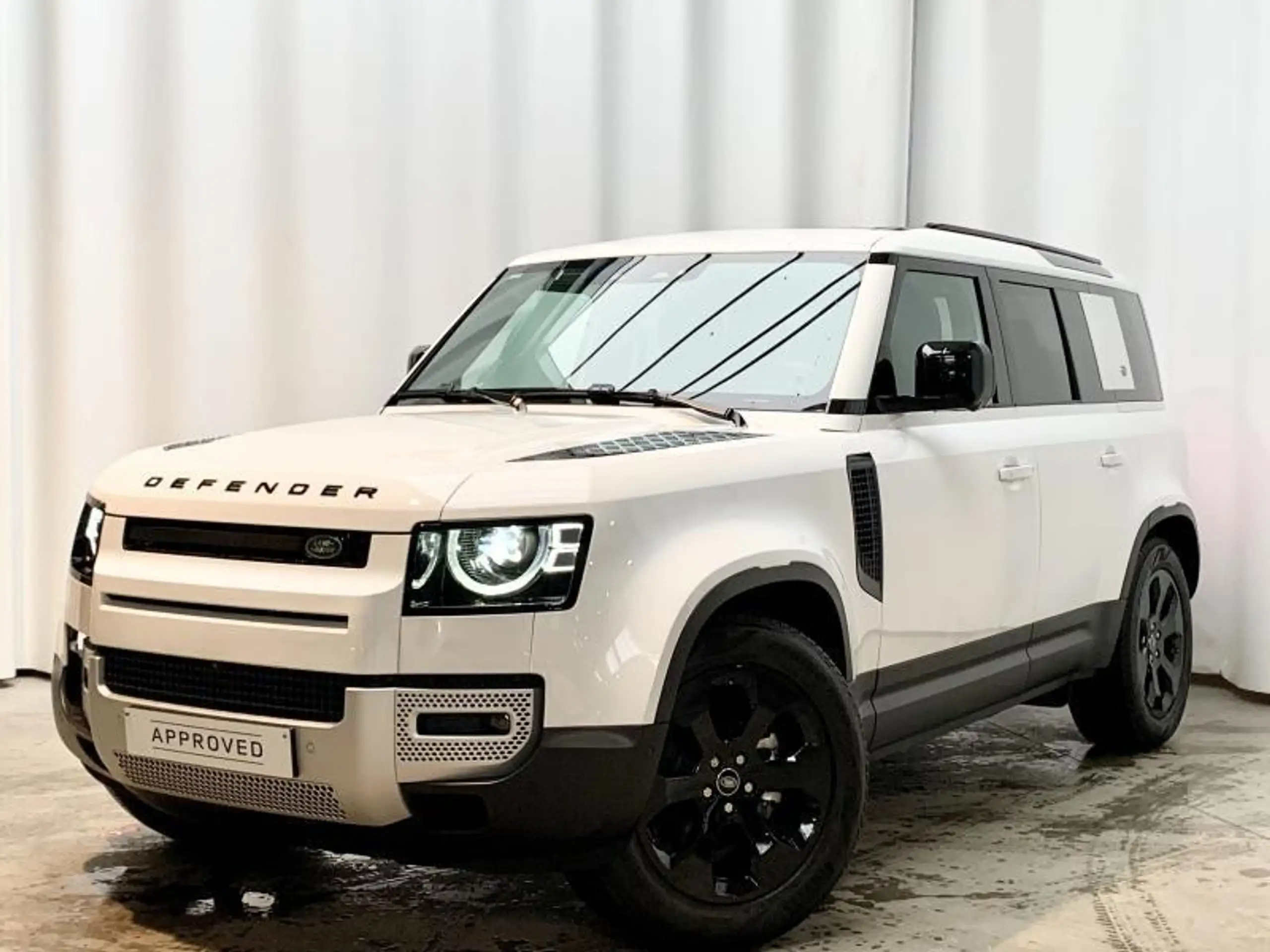 Land Rover Defender 2021