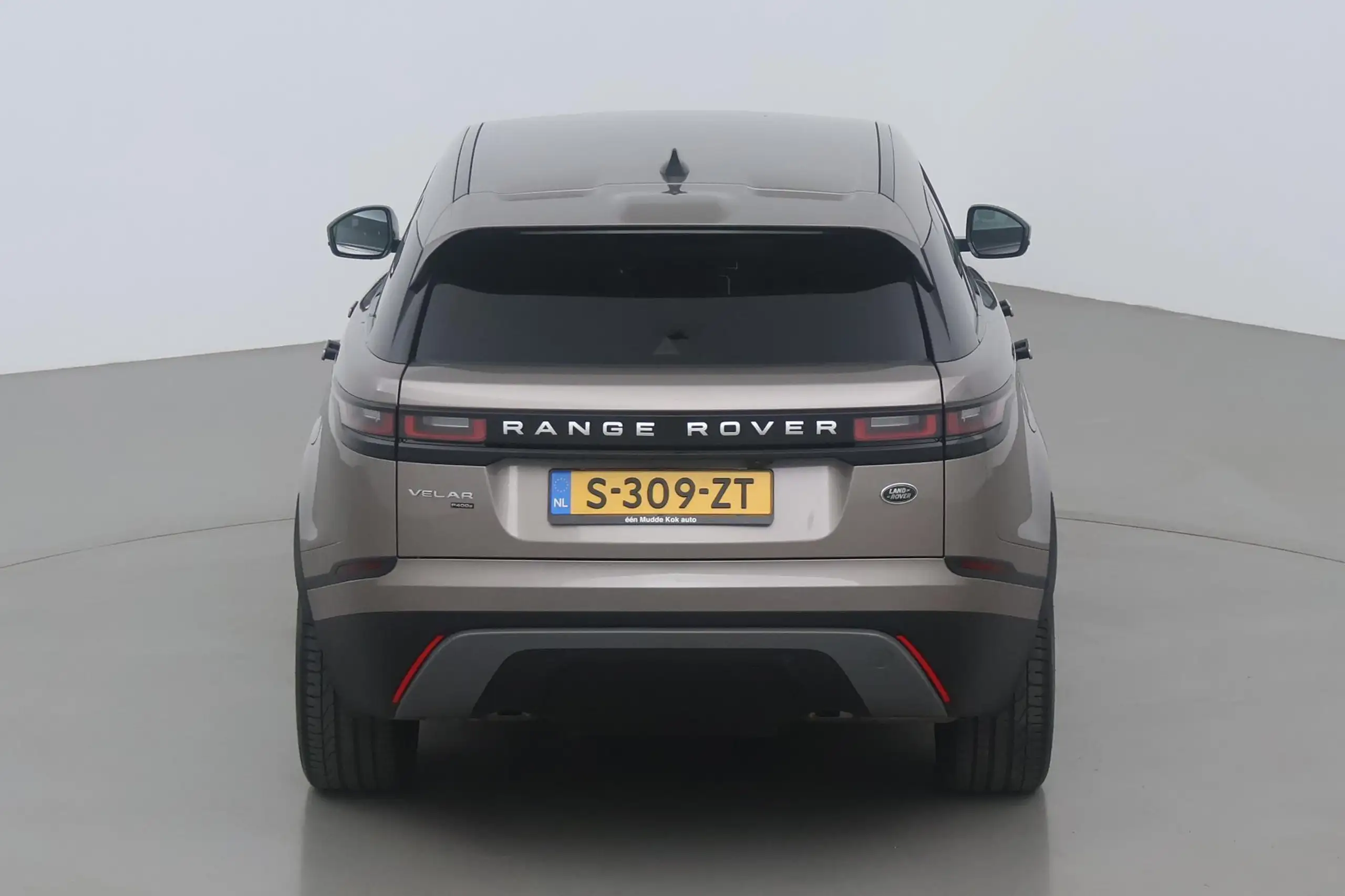 Land Rover - Range Rover Velar