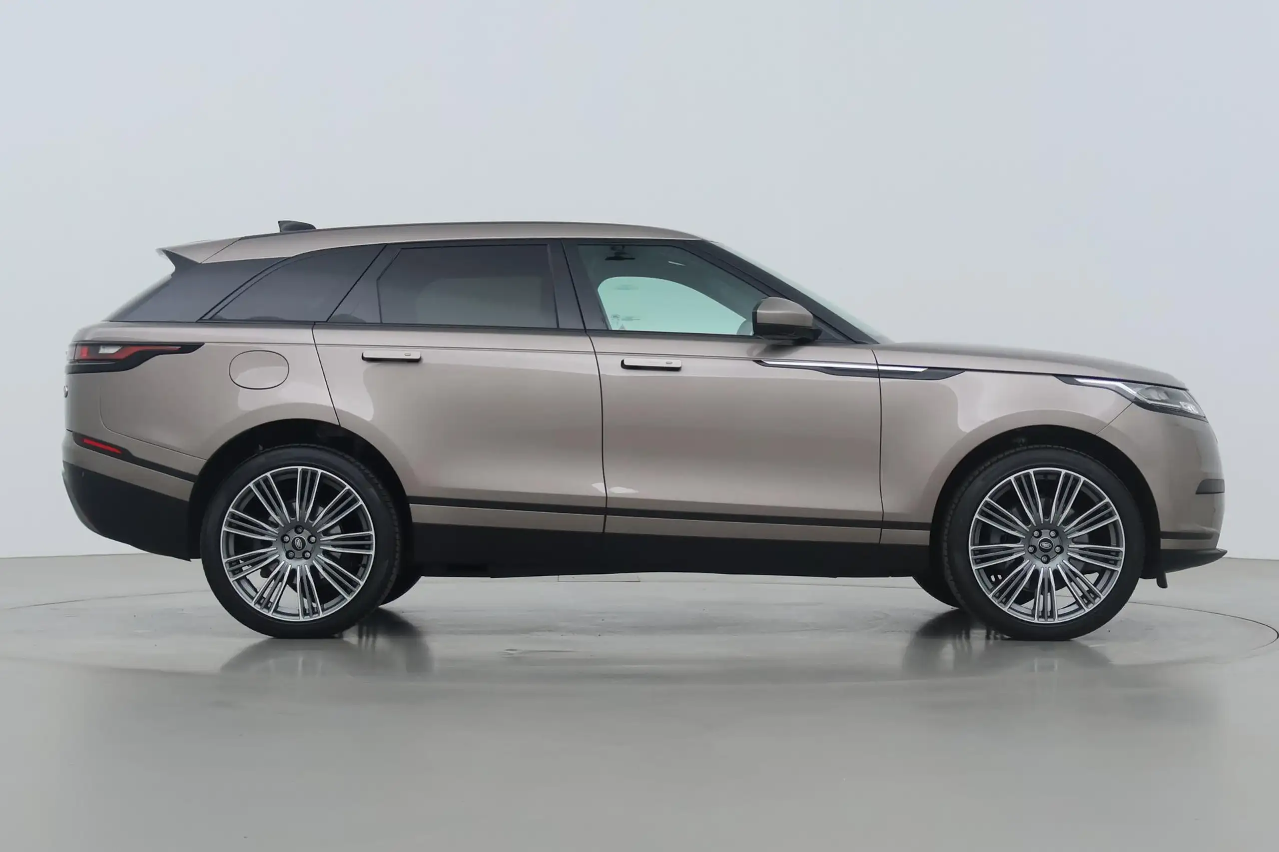 Land Rover - Range Rover Velar