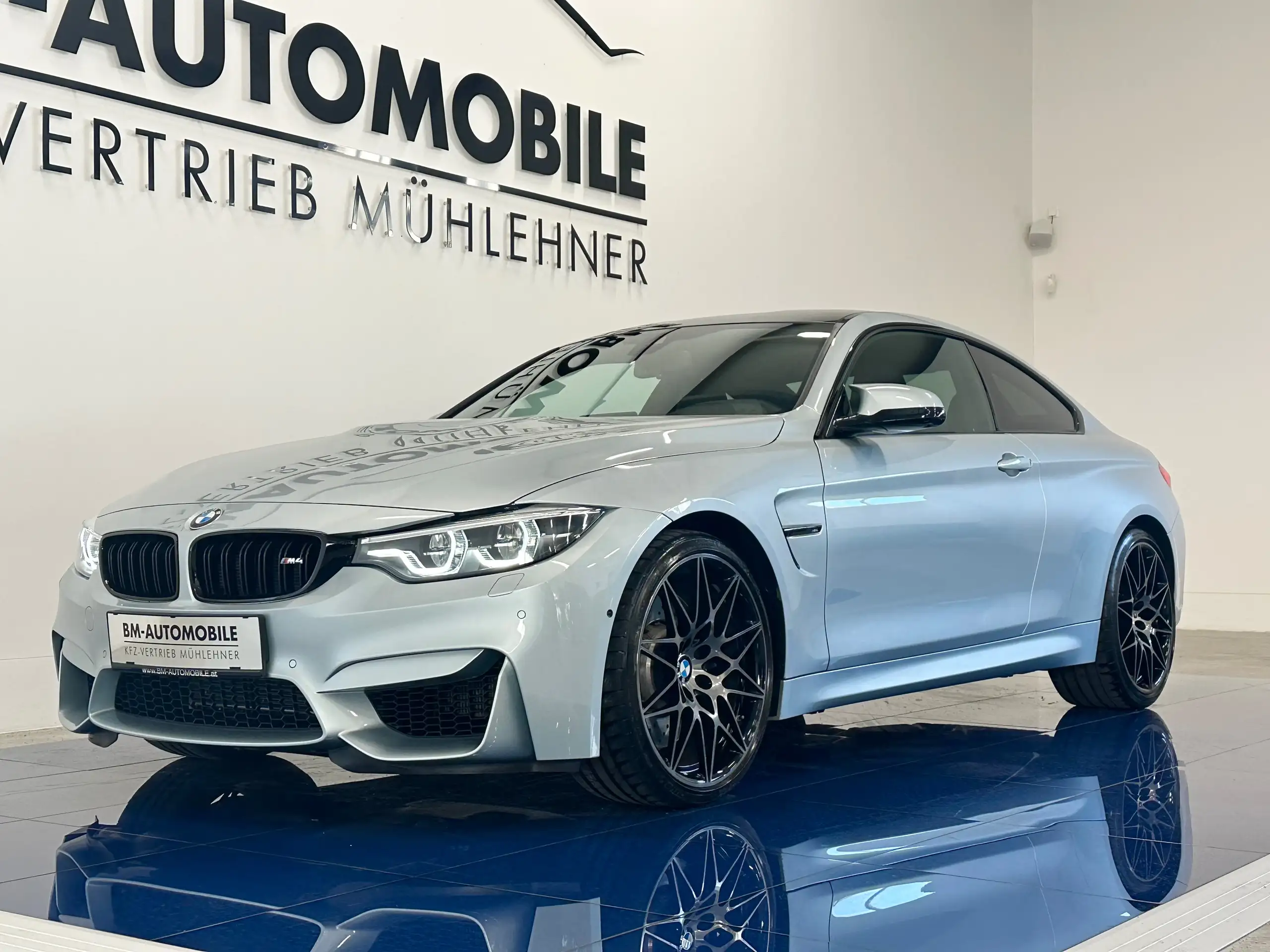 BMW - M4