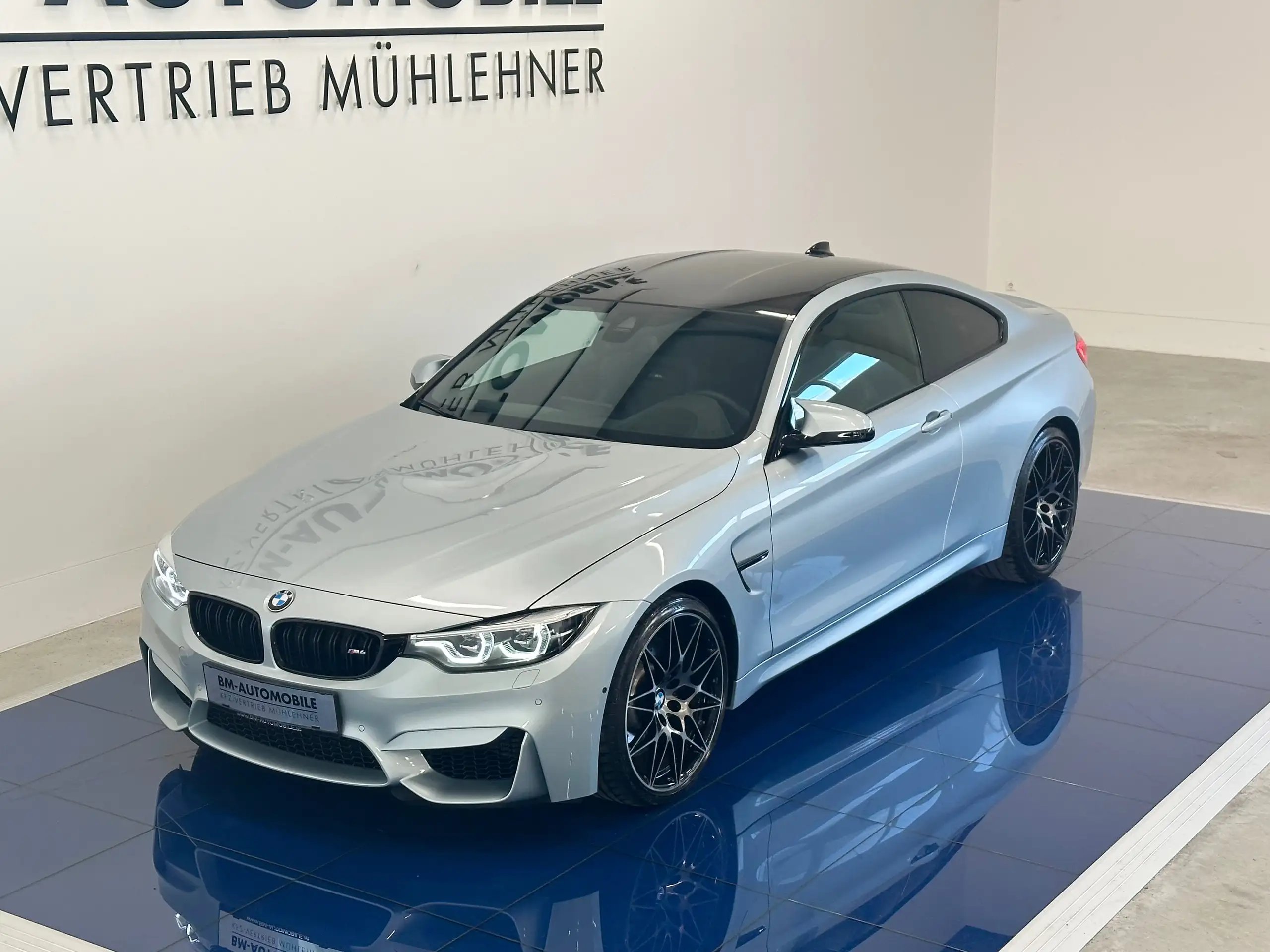 BMW - M4