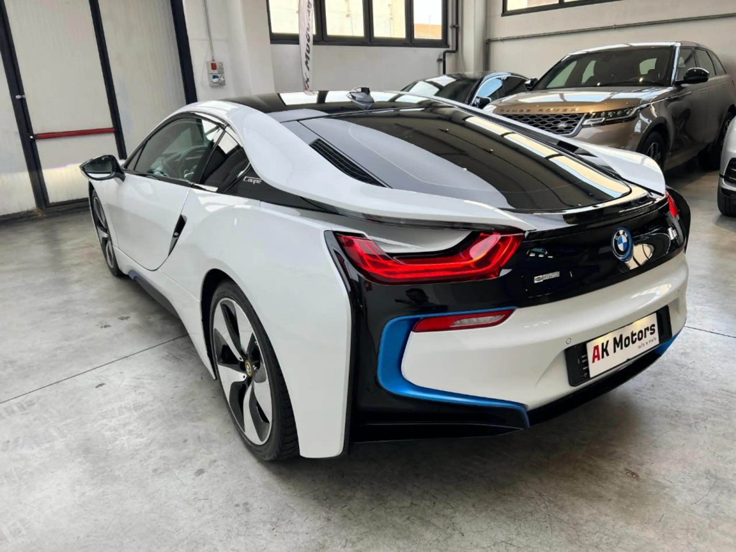 BMW - i8