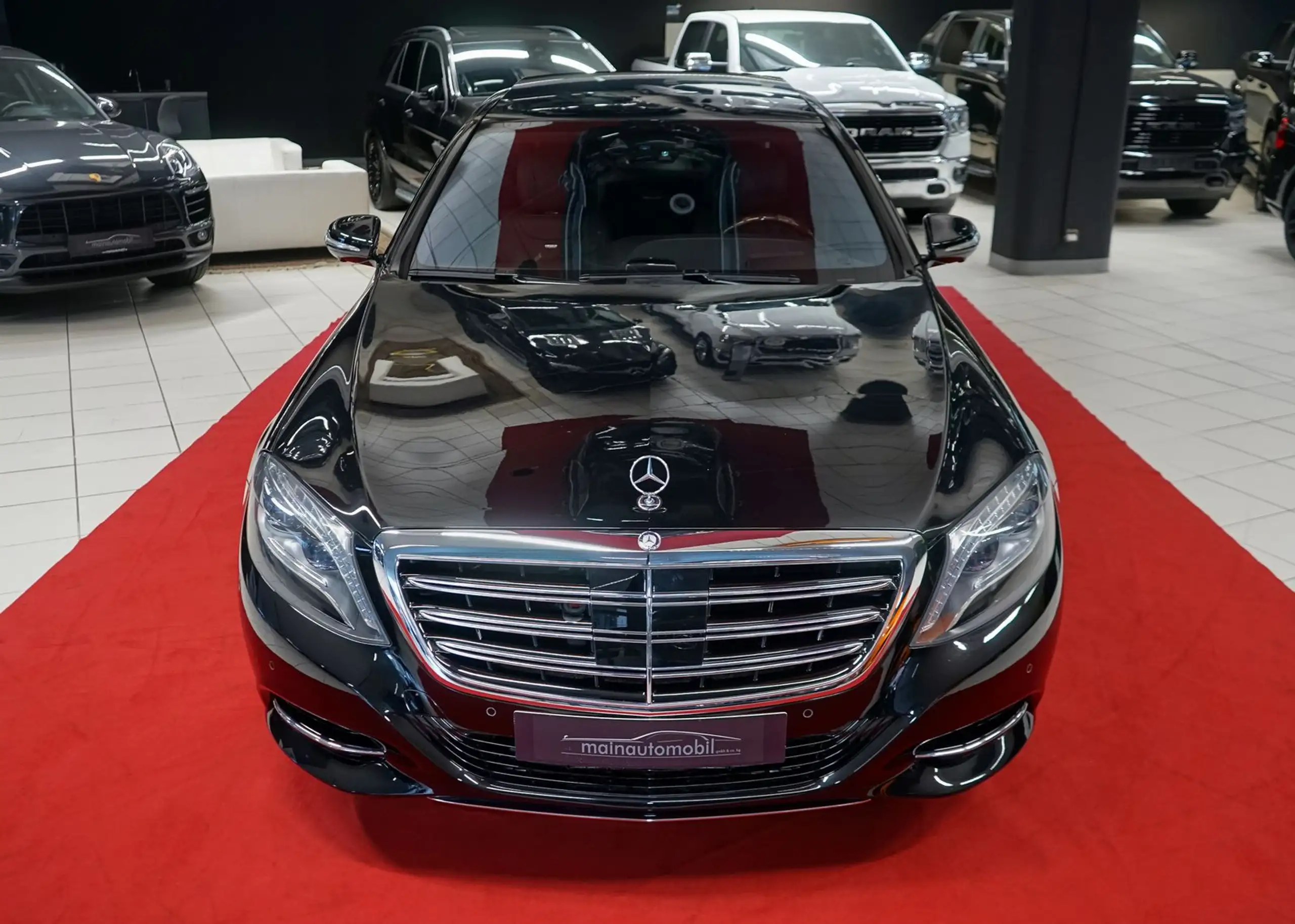 Mercedes-Benz - S 600