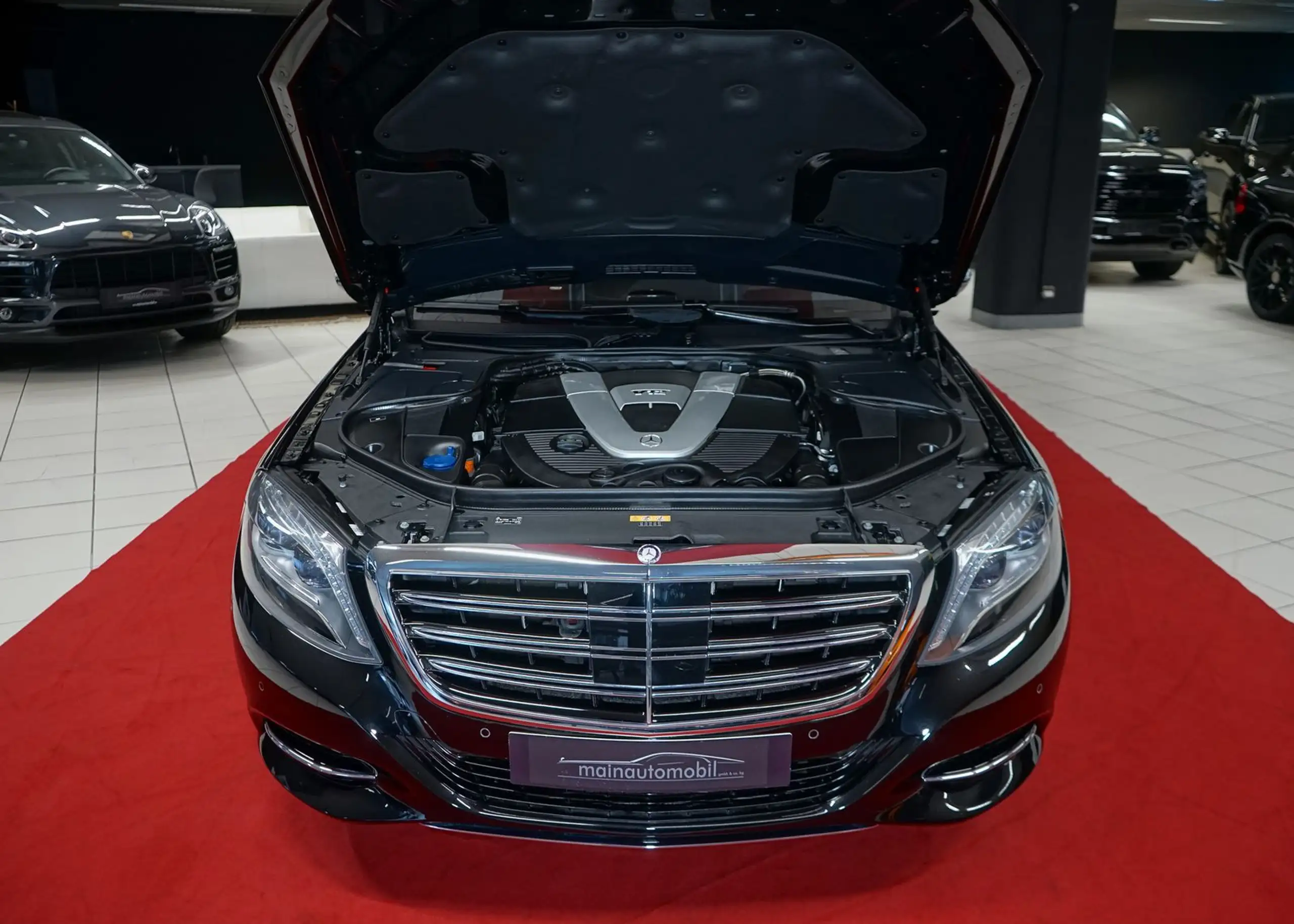 Mercedes-Benz - S 600