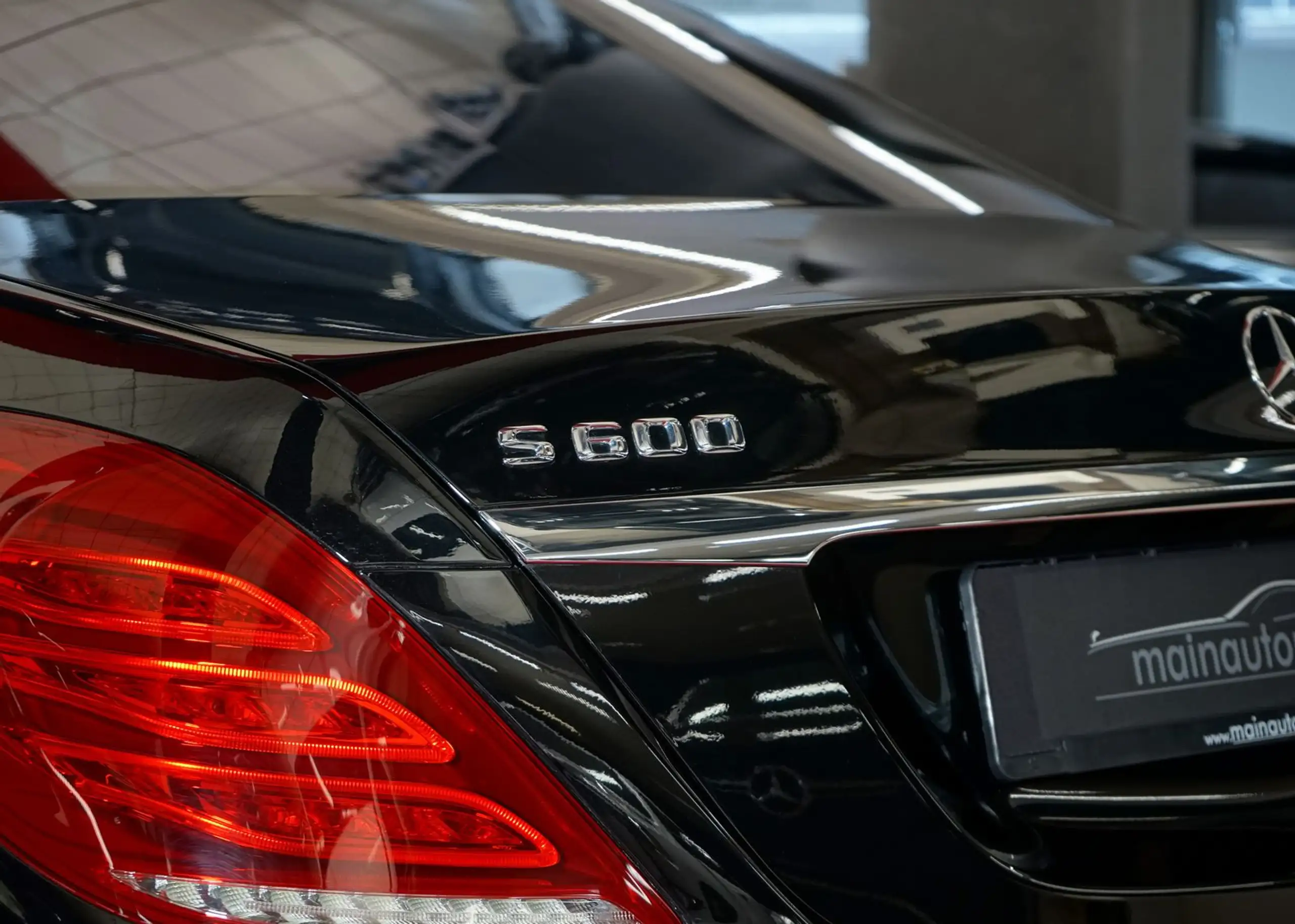 Mercedes-Benz - S 600