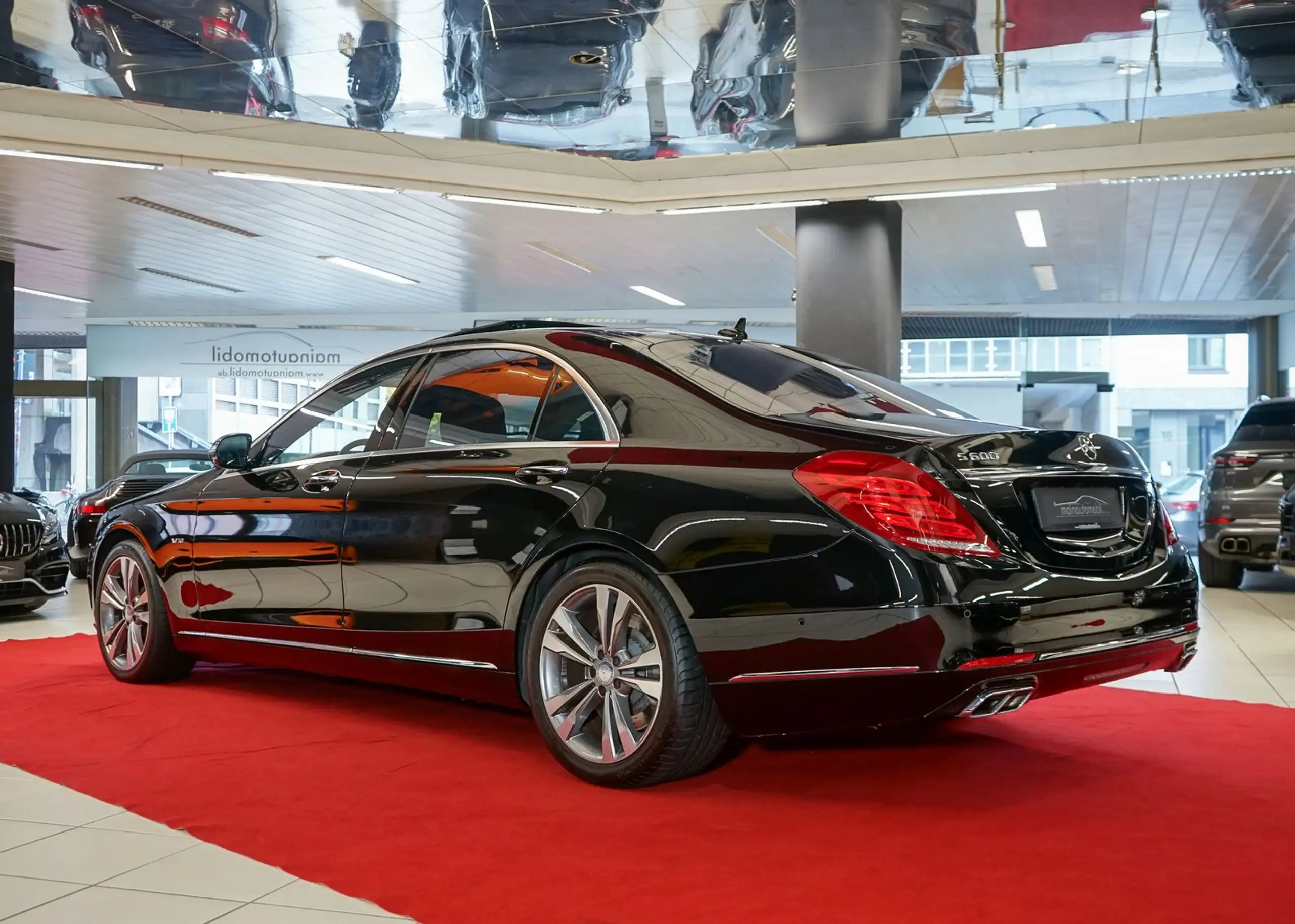 Mercedes-Benz - S 600