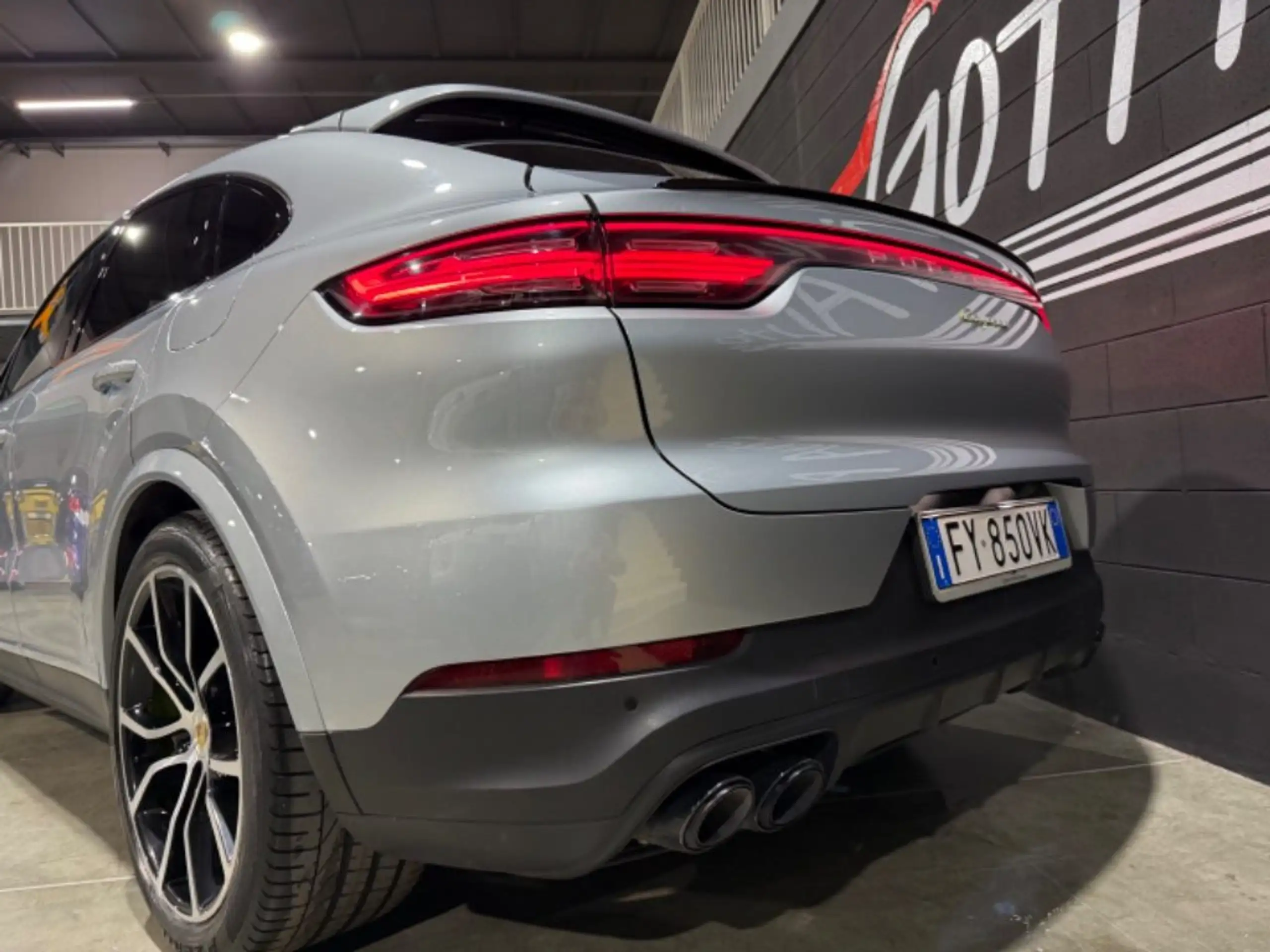 Porsche - Cayenne