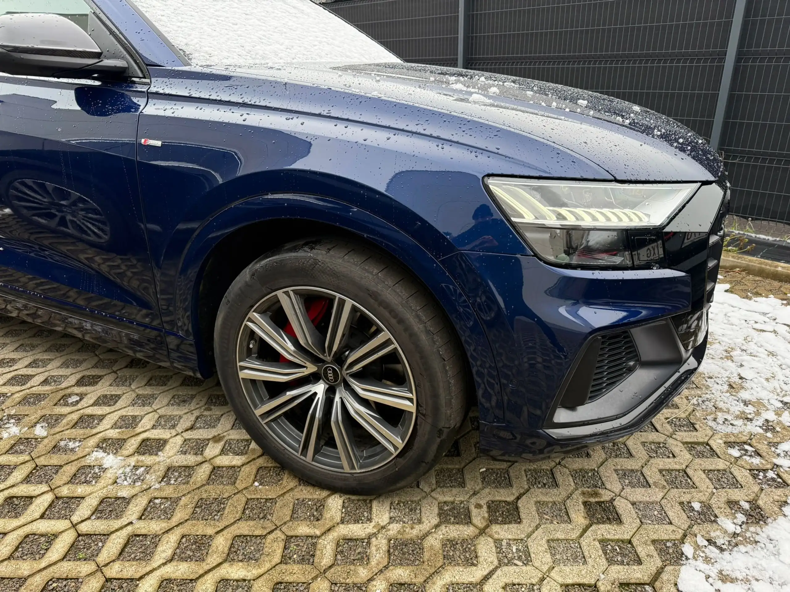 Audi - Q8