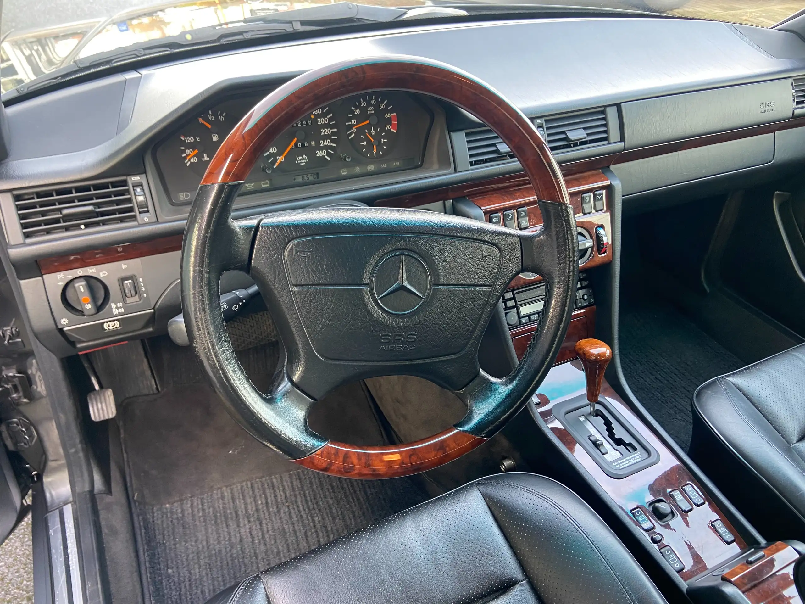 Mercedes-Benz - E 500