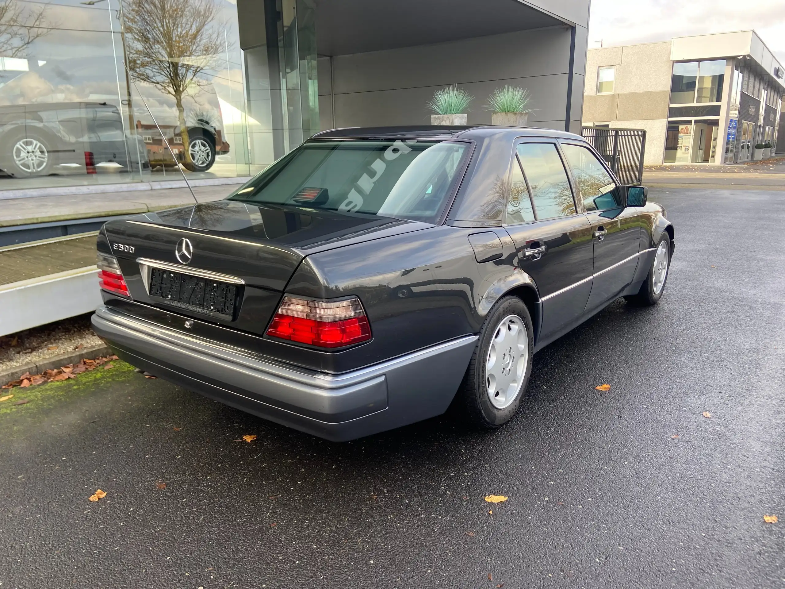 Mercedes-Benz - E 500