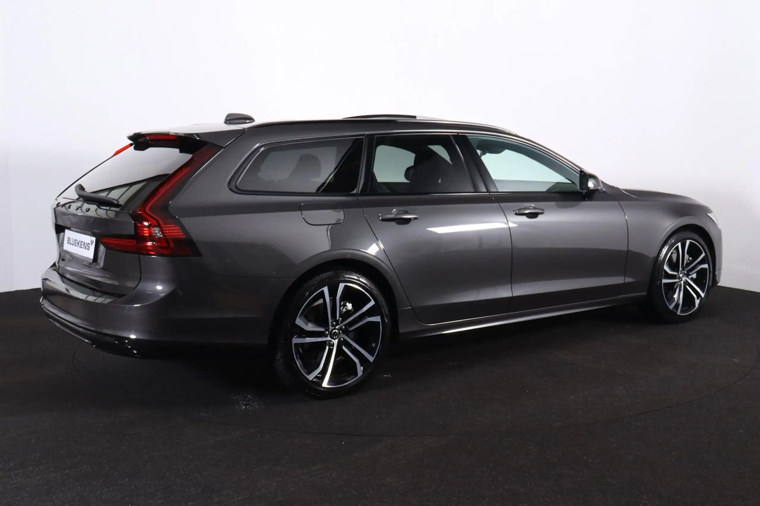 Volvo - V90