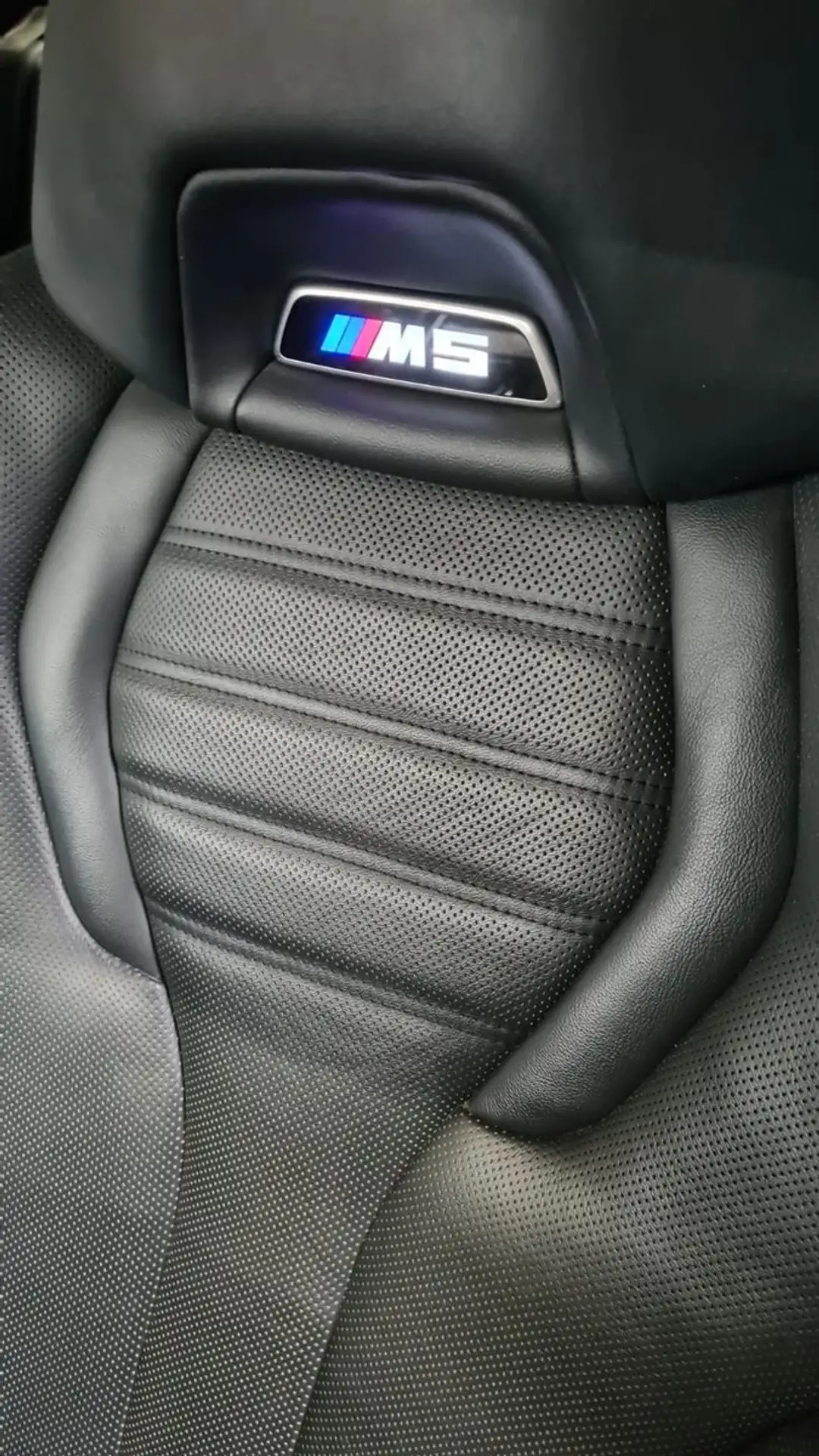 BMW - M5