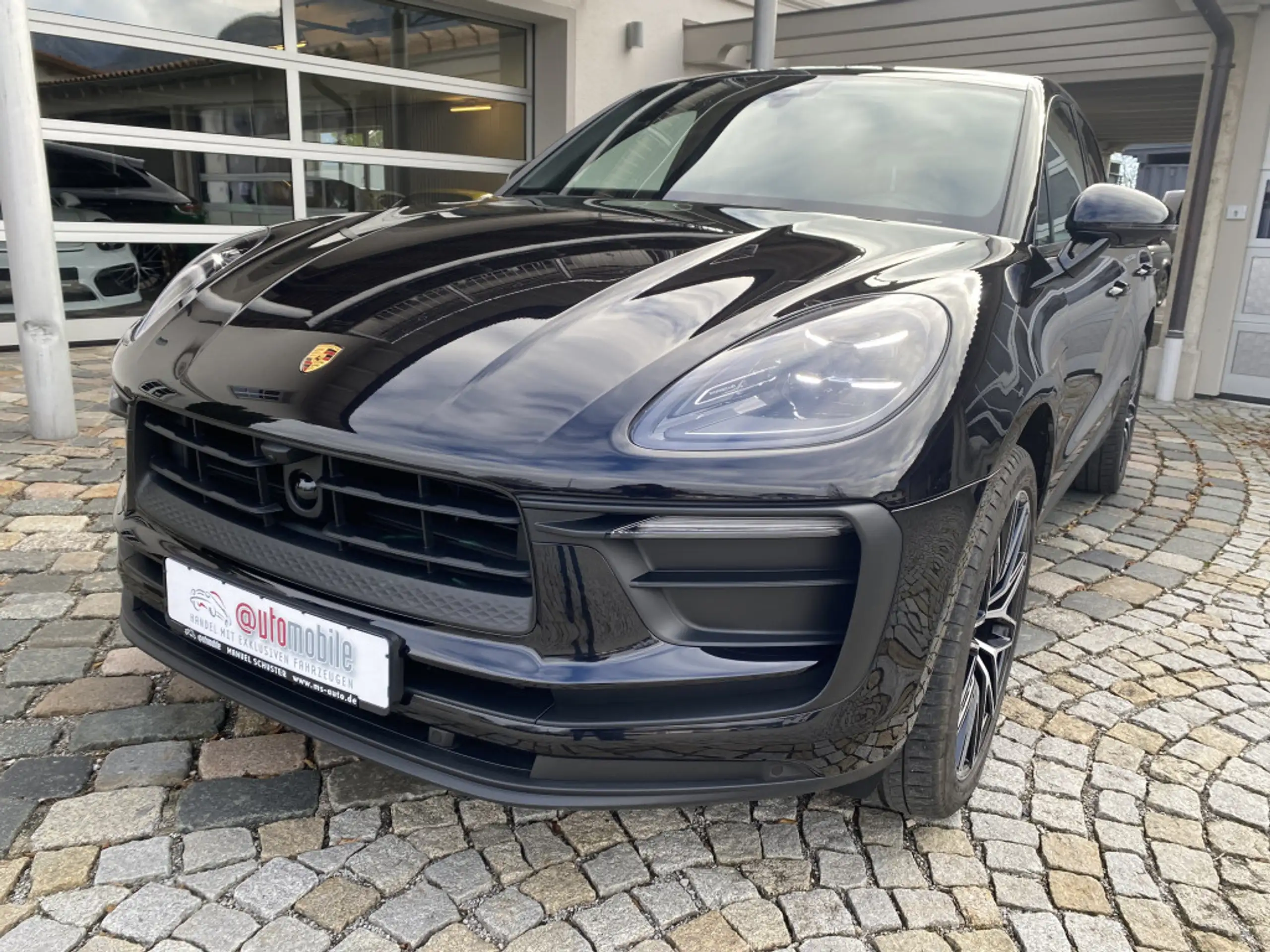 Porsche - Macan