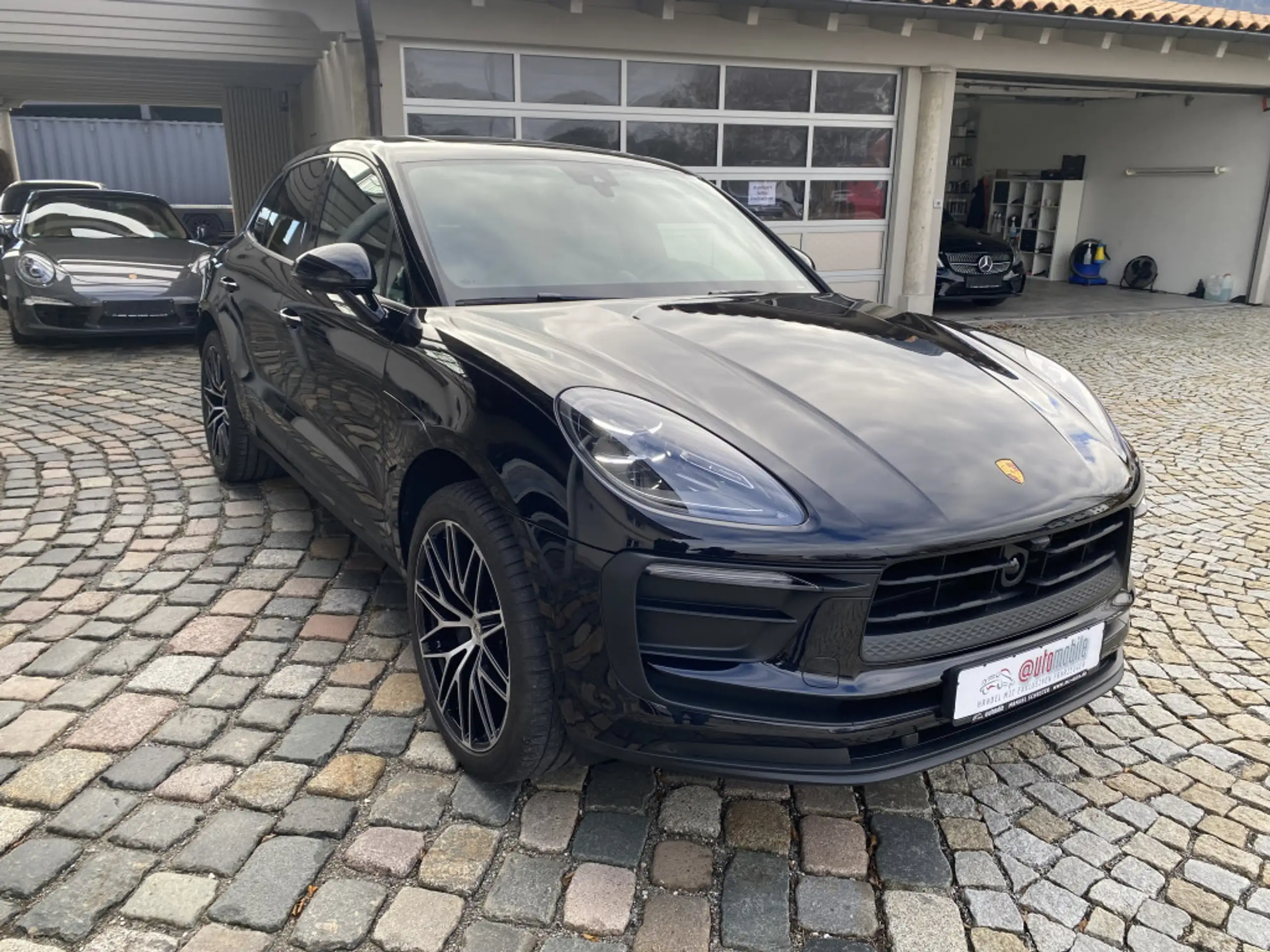 Porsche - Macan