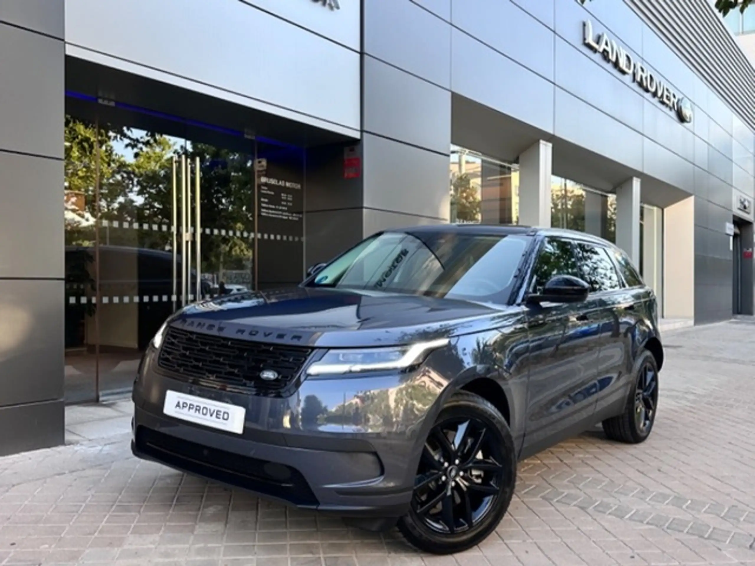 Land Rover - Range Rover Velar