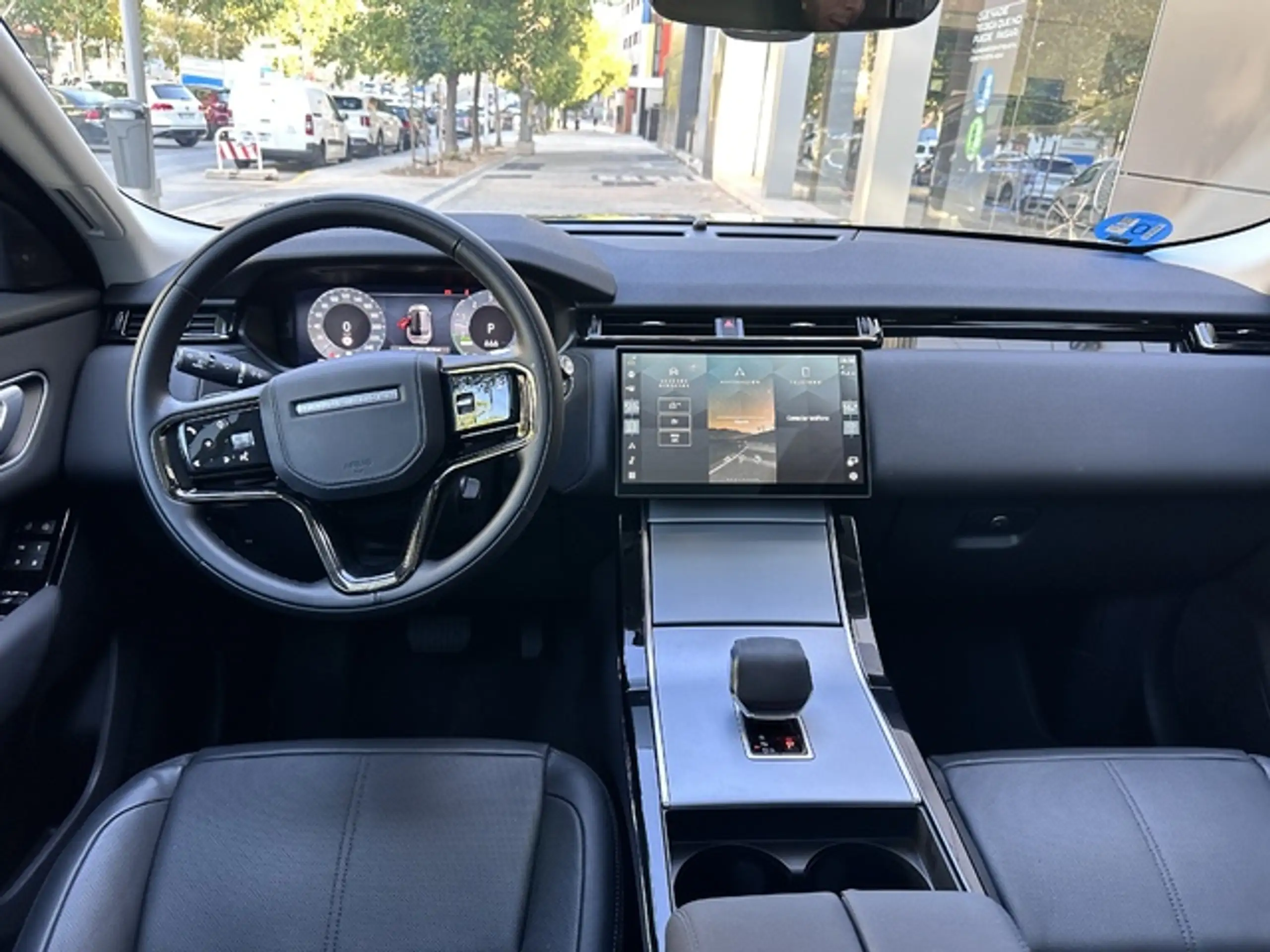 Land Rover - Range Rover Velar