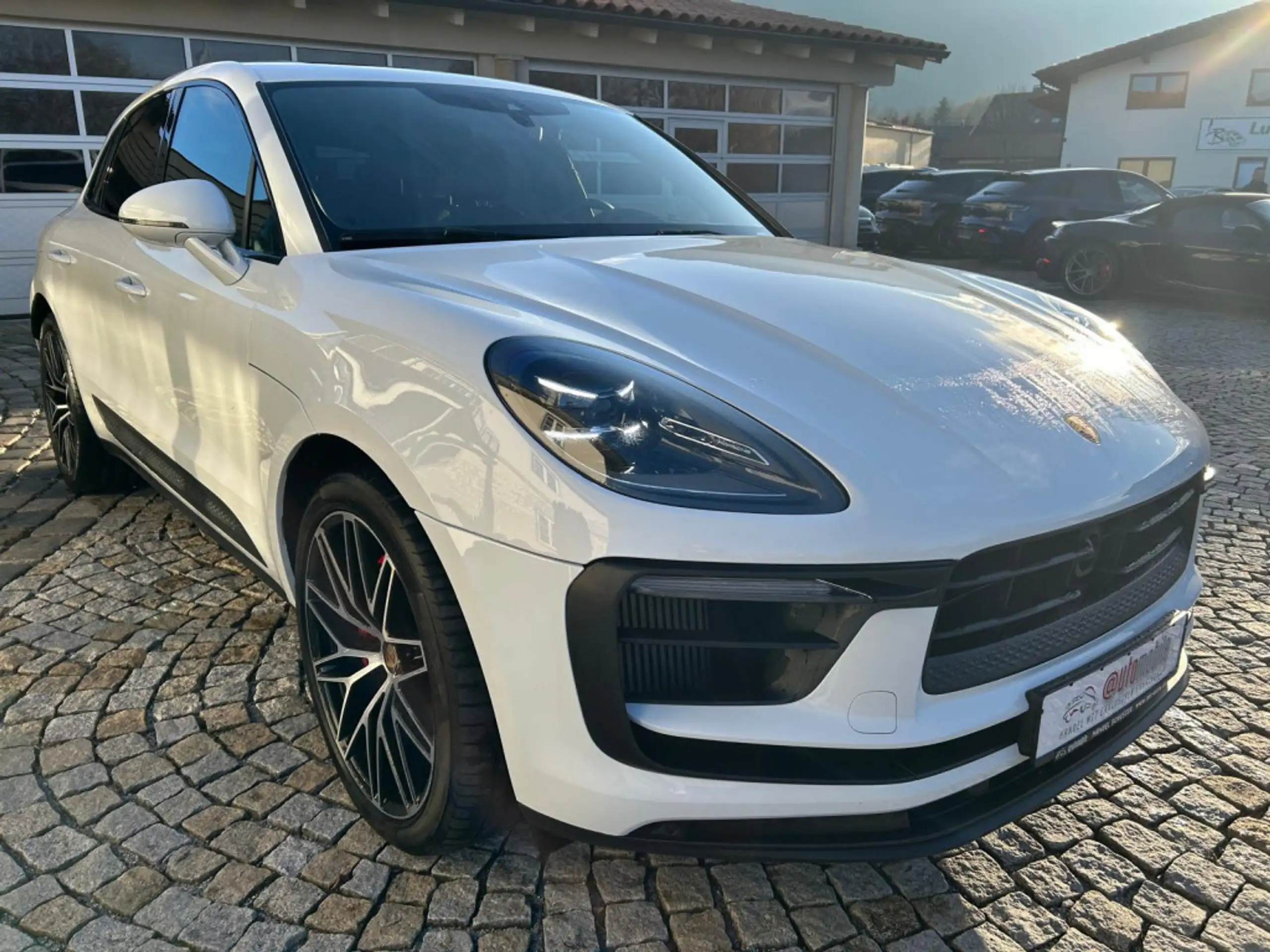 Porsche - Macan