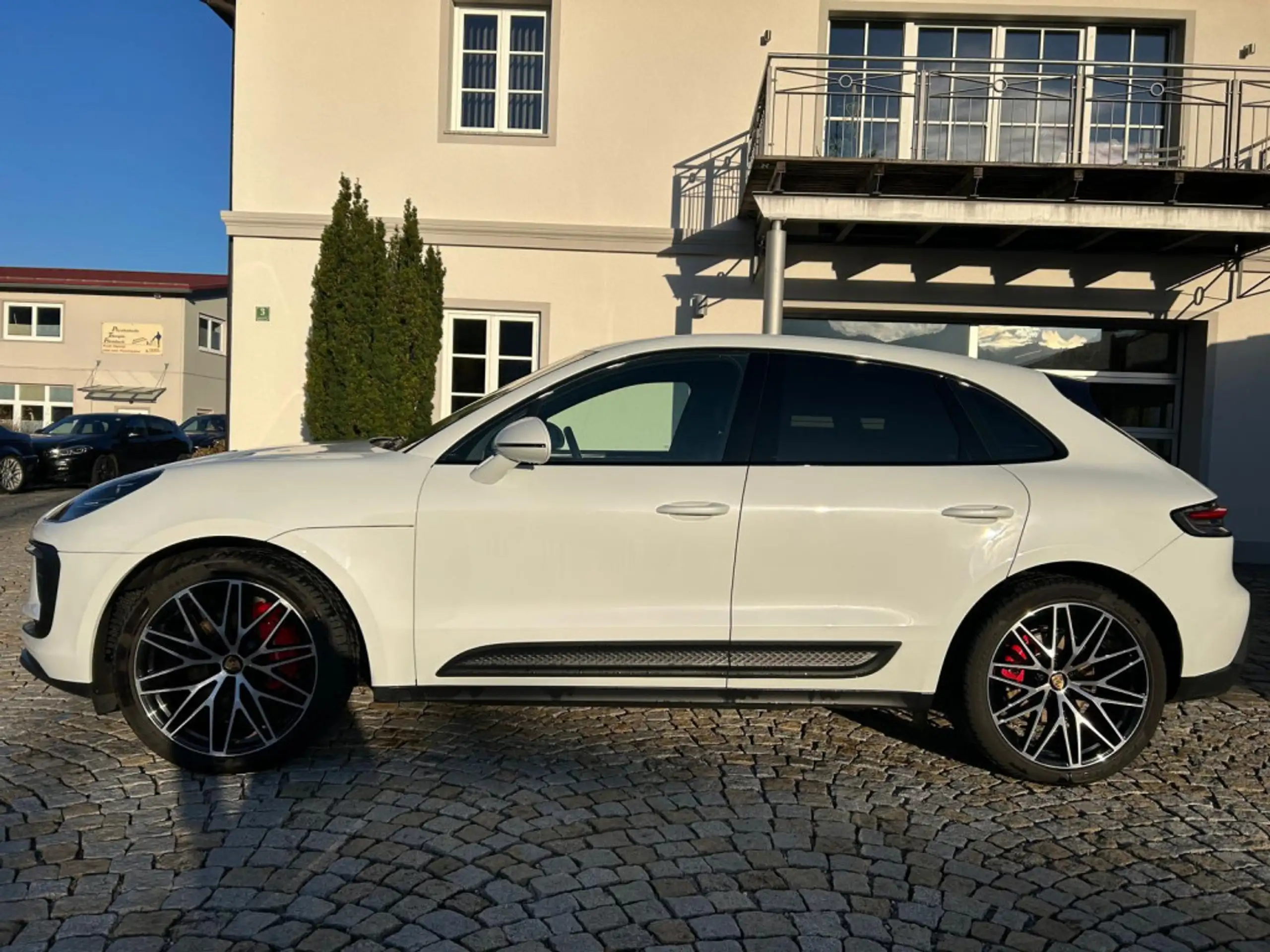 Porsche - Macan