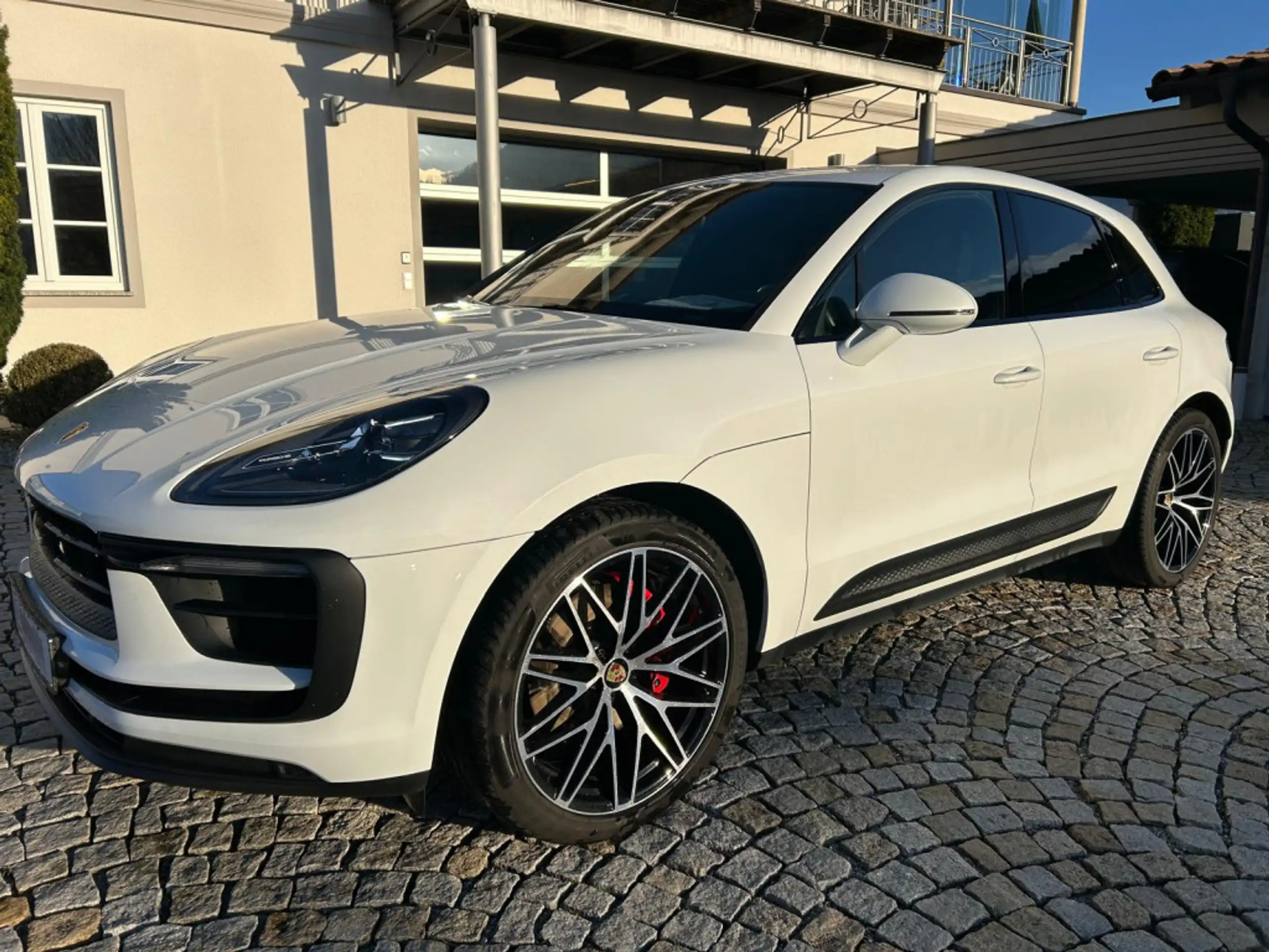 Porsche - Macan