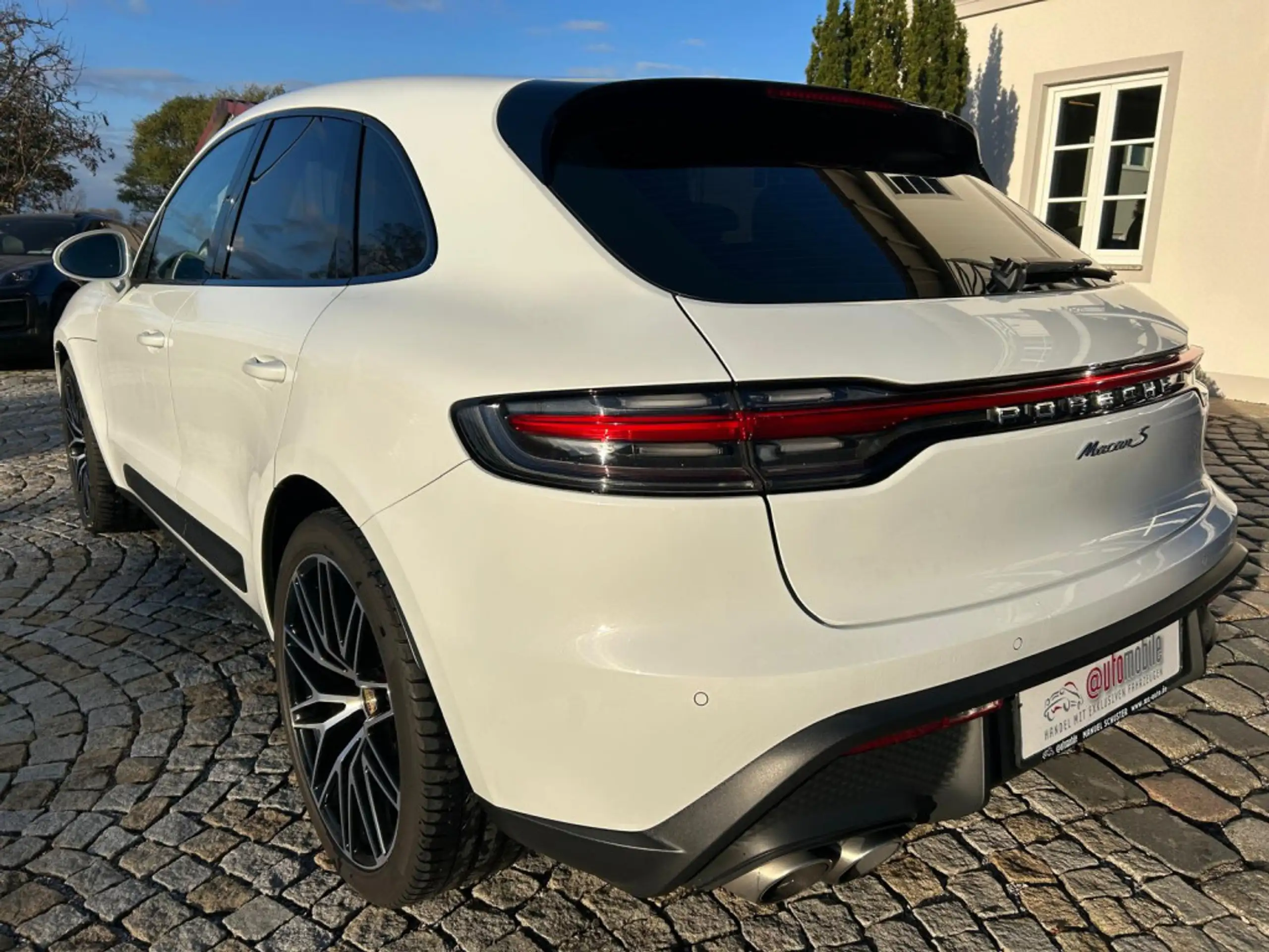 Porsche - Macan