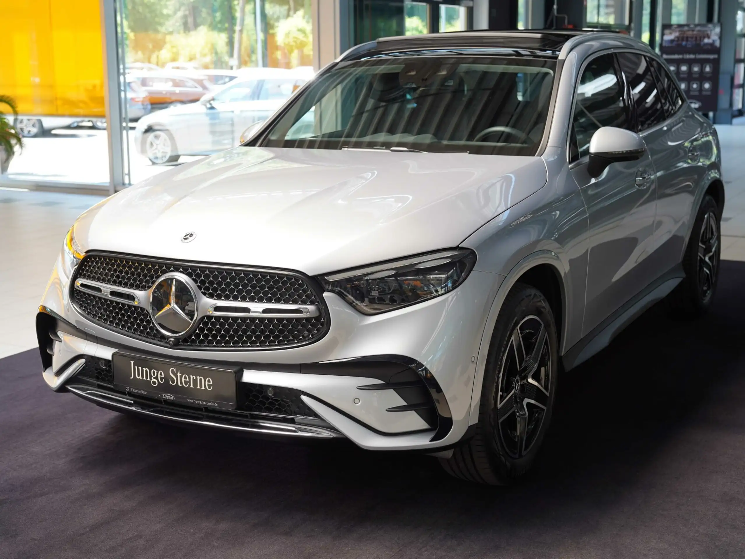 Mercedes-Benz - GLC 300