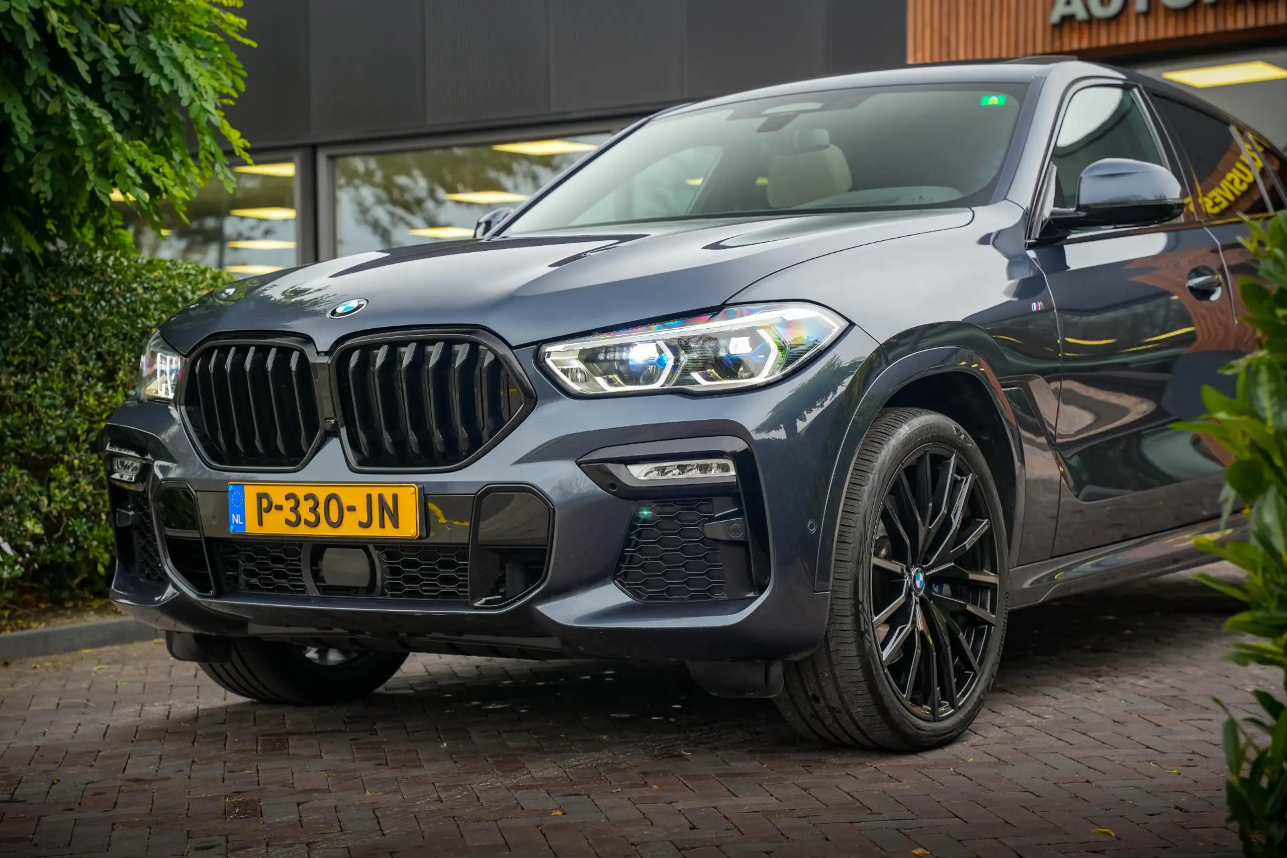 BMW - X6