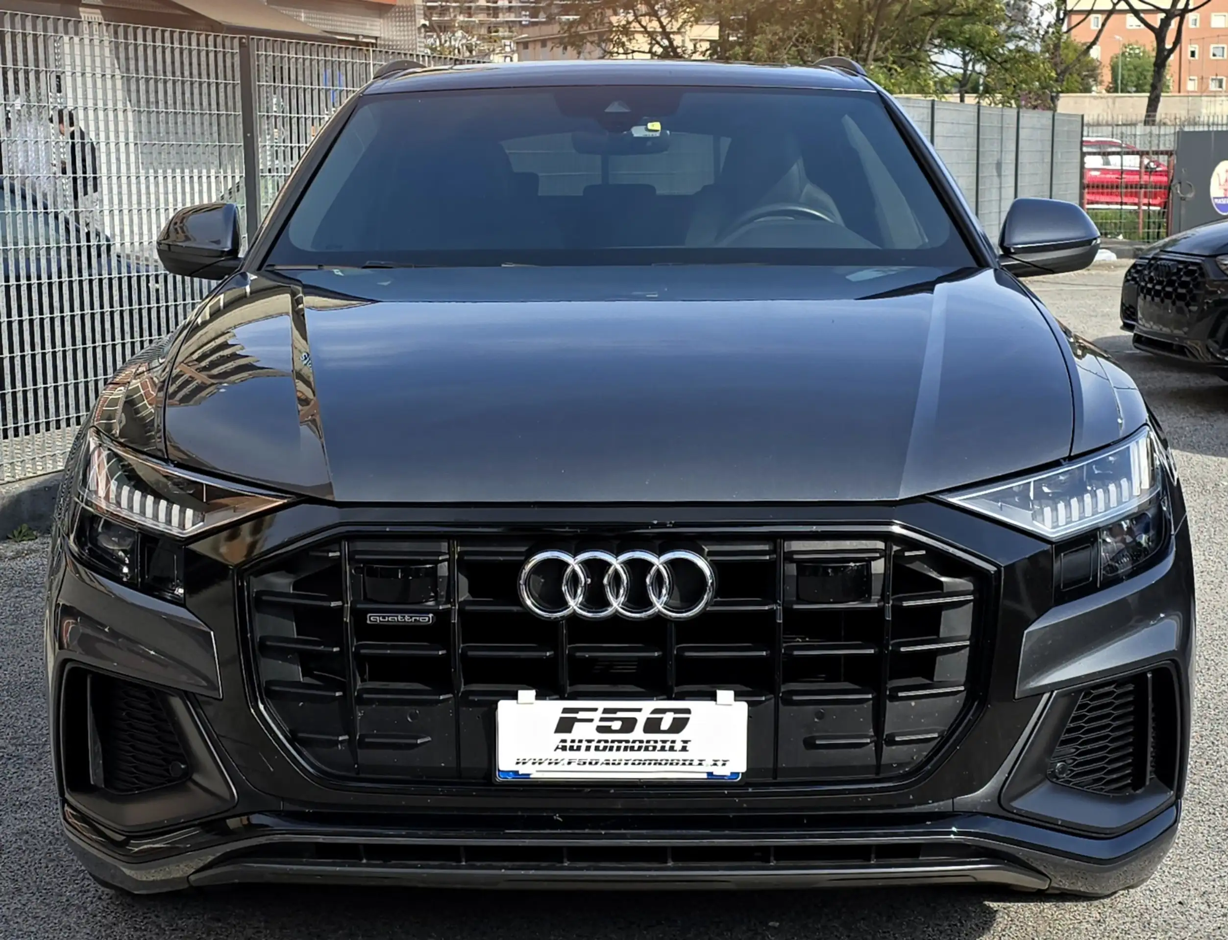 Audi - Q8