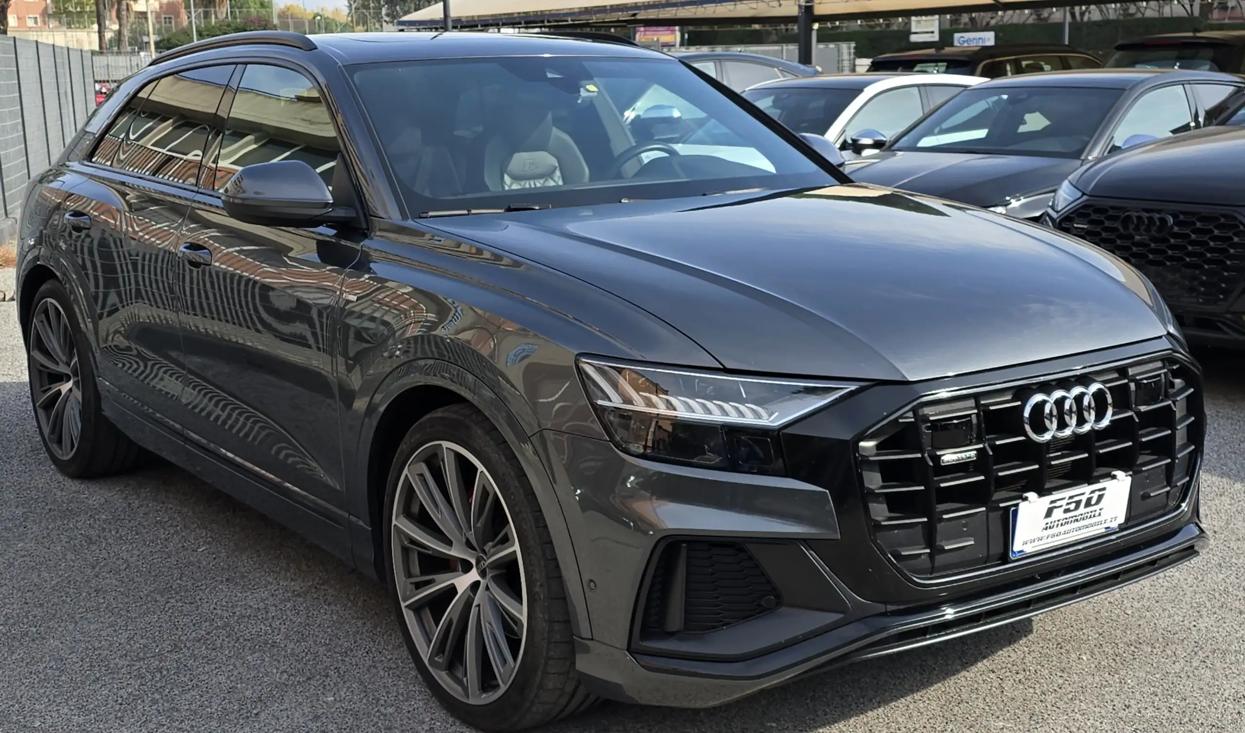 Audi - Q8