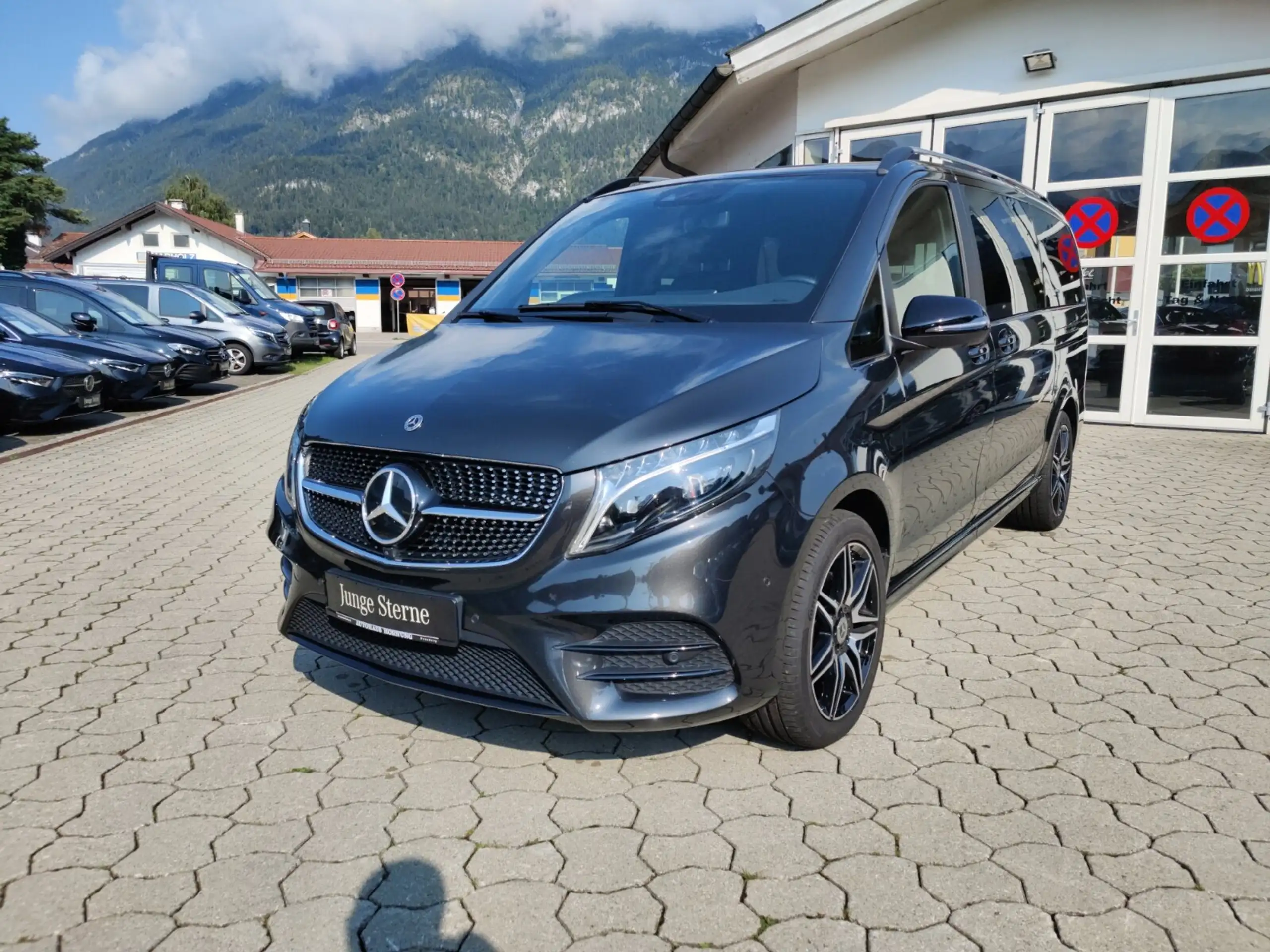 Mercedes-Benz - V 300