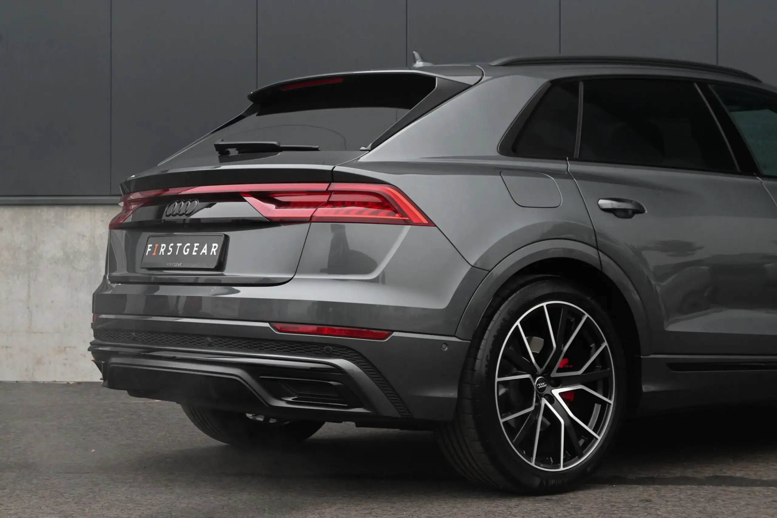 Audi - Q8