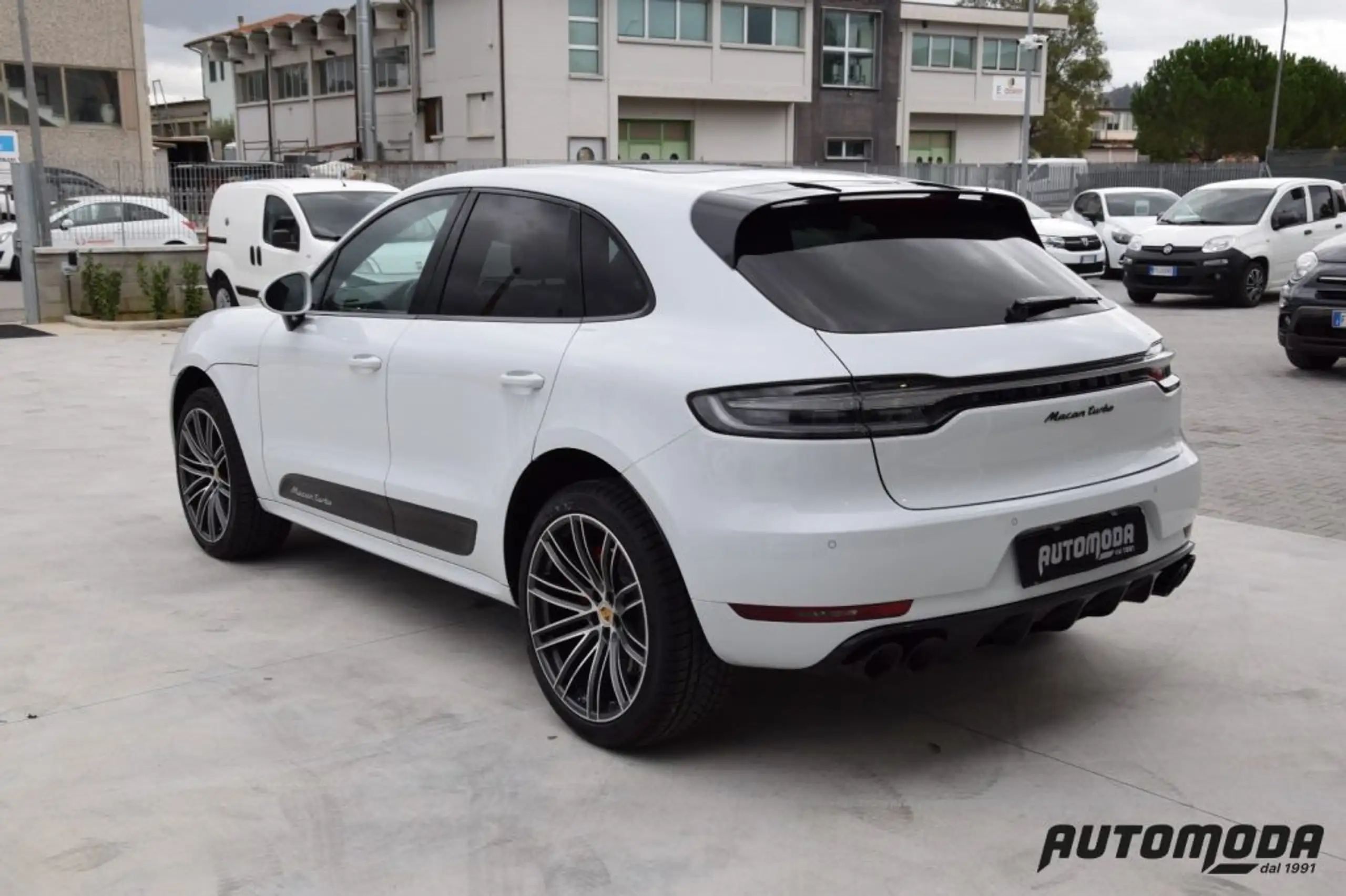 Porsche - Macan