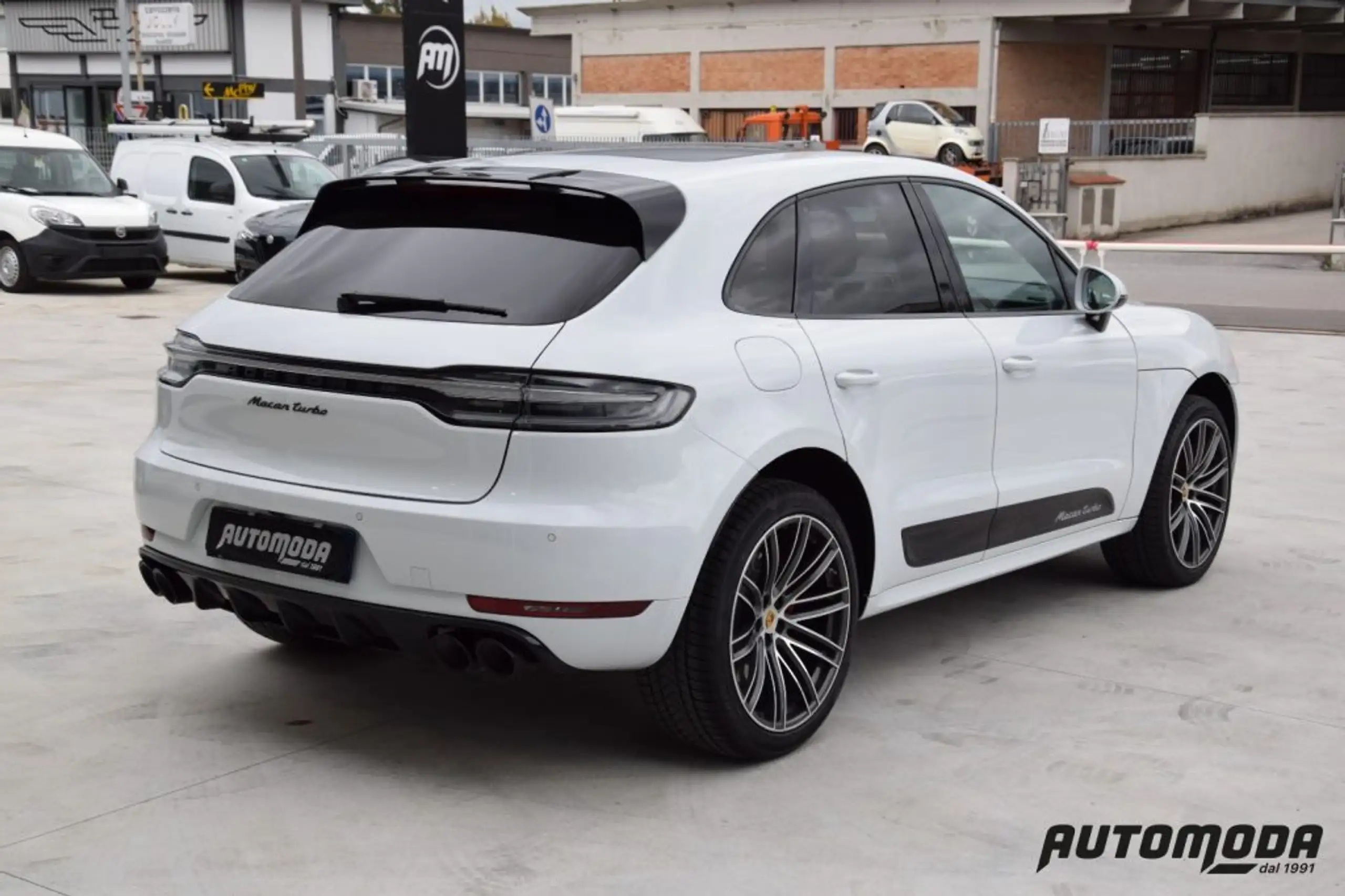 Porsche - Macan