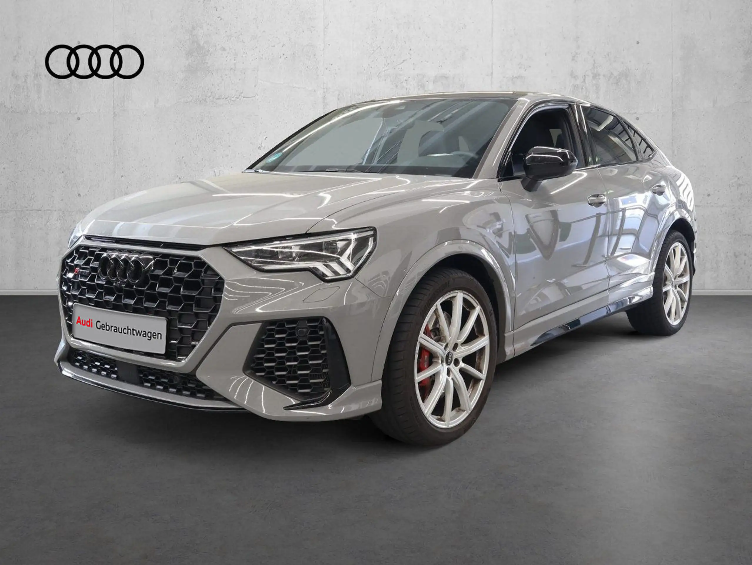 Audi - RS Q3