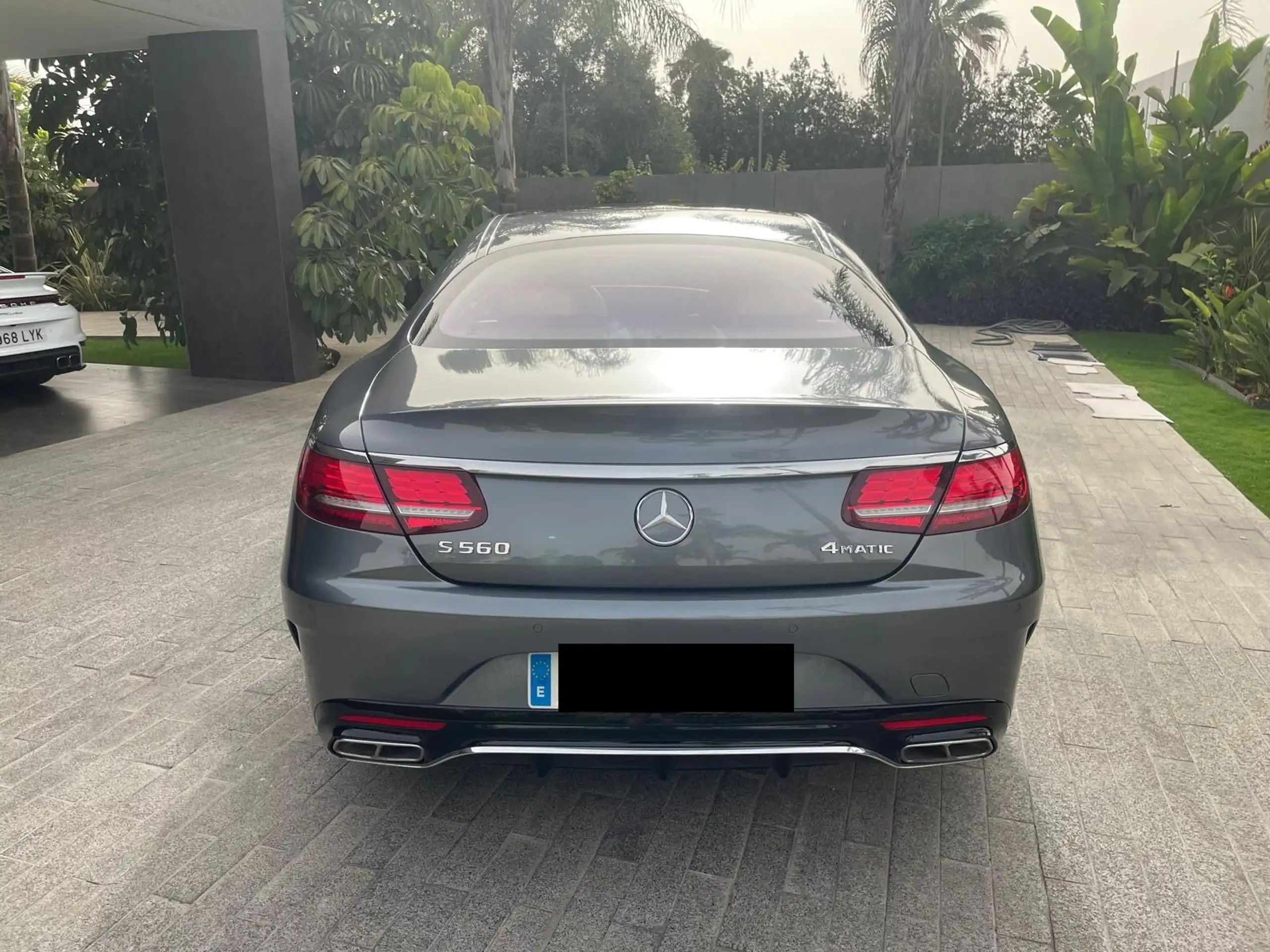 Mercedes-Benz - S 560