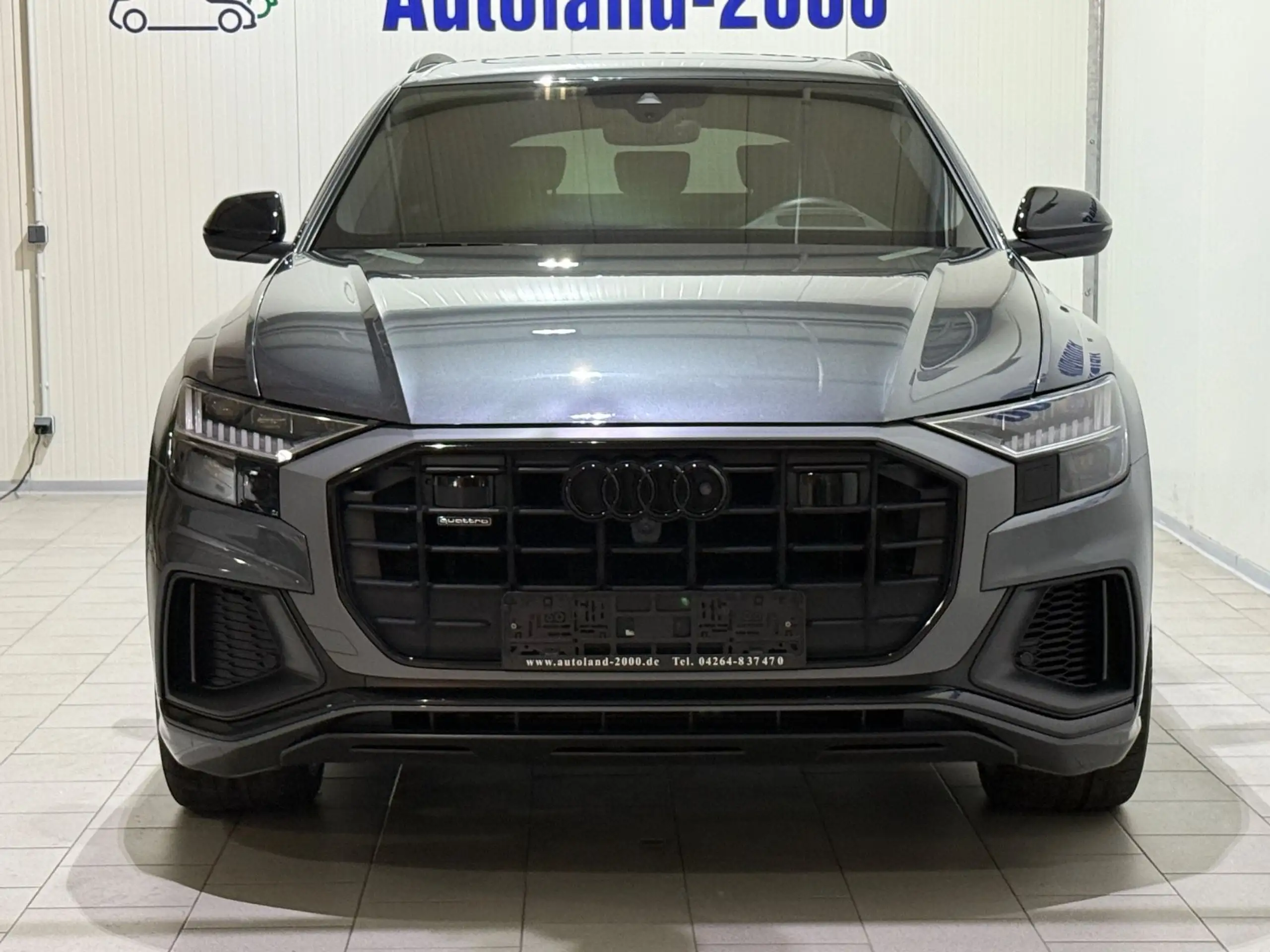 Audi - Q8