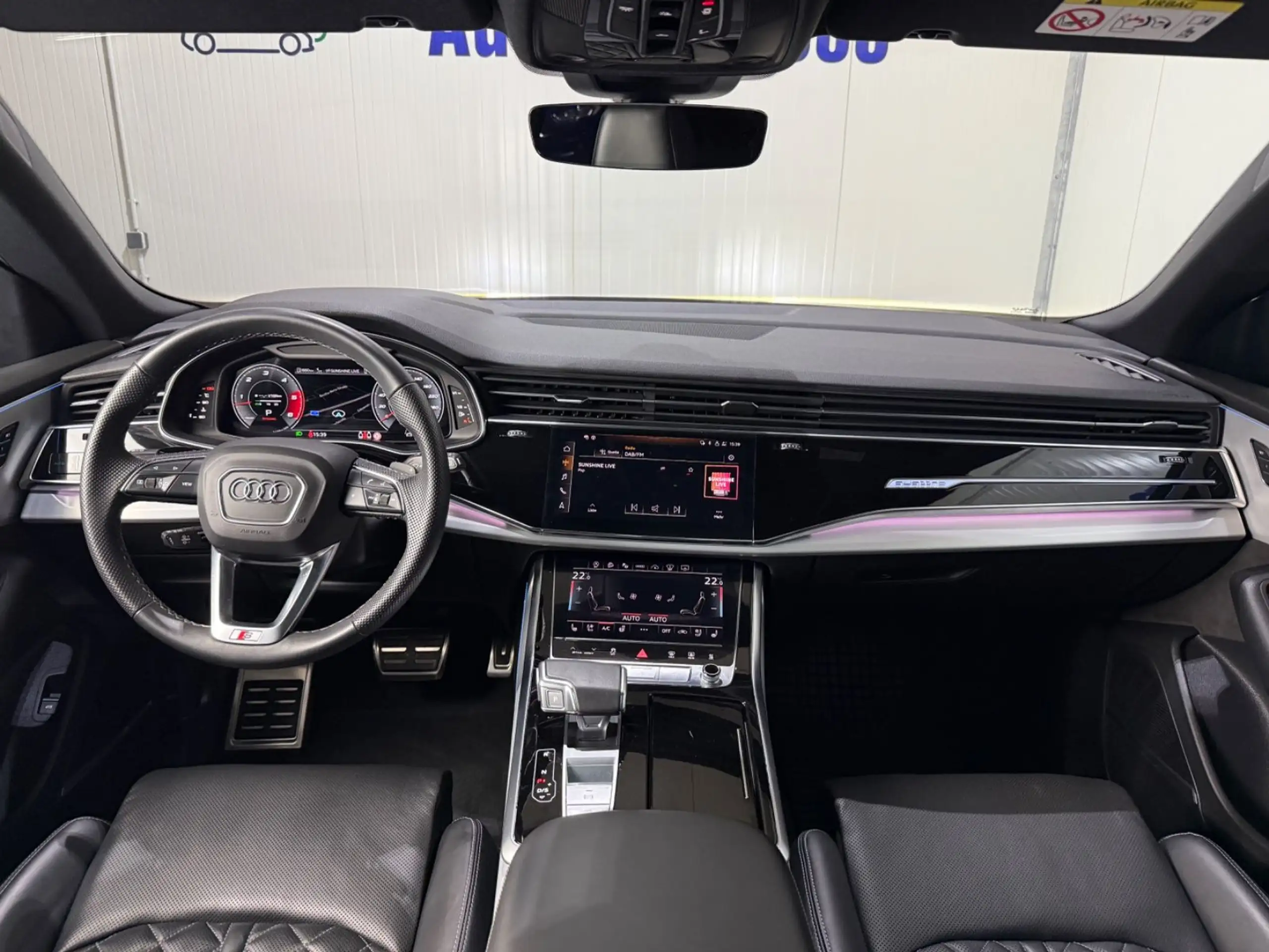 Audi - Q8