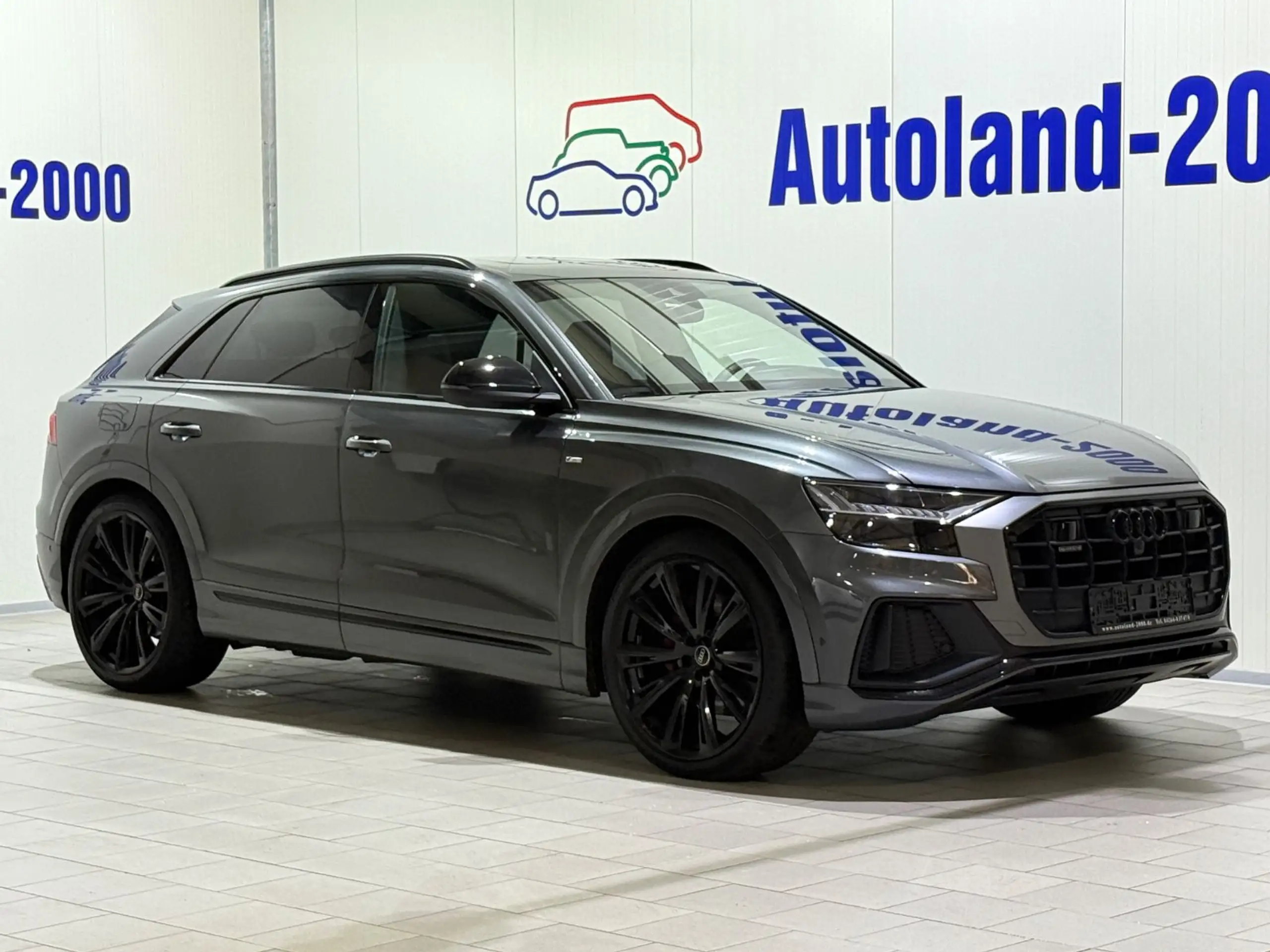 Audi - Q8